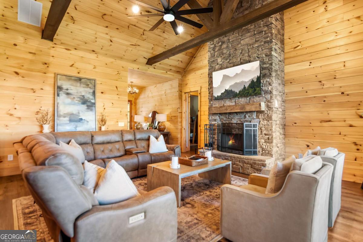 1272 Foxhound Trail NE