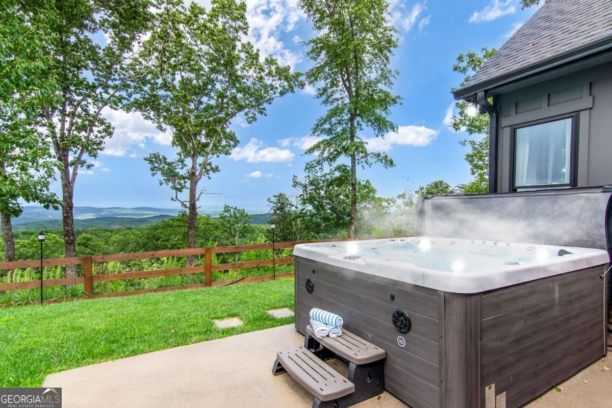 1272 Foxhound Trail NE