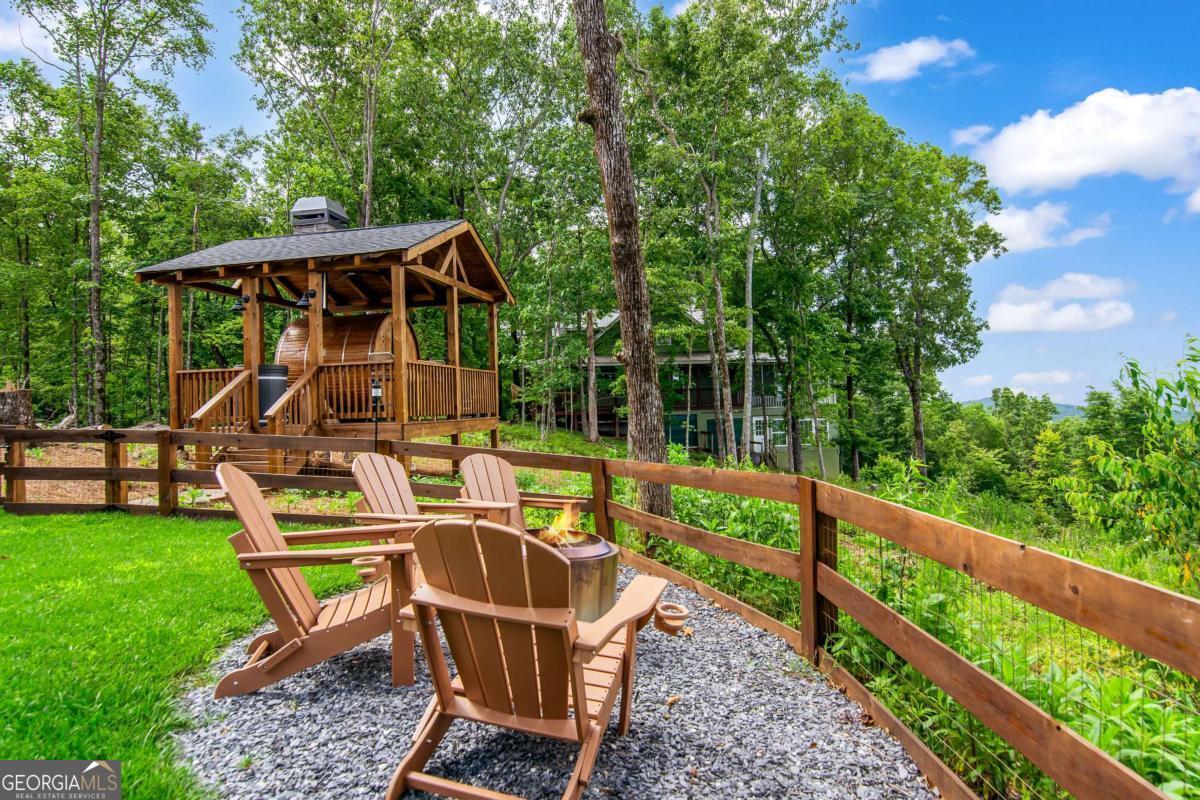 1272 Foxhound Trail NE