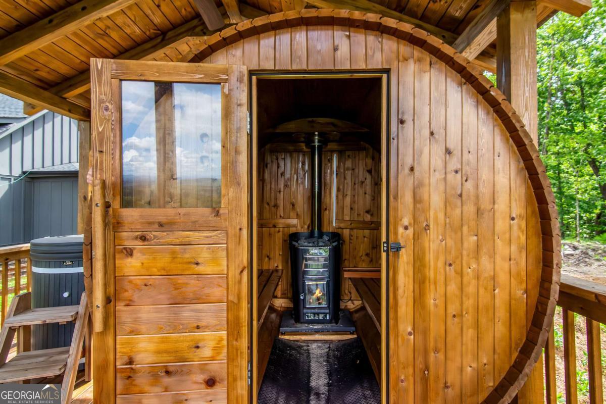 1272 Foxhound Trail NE
