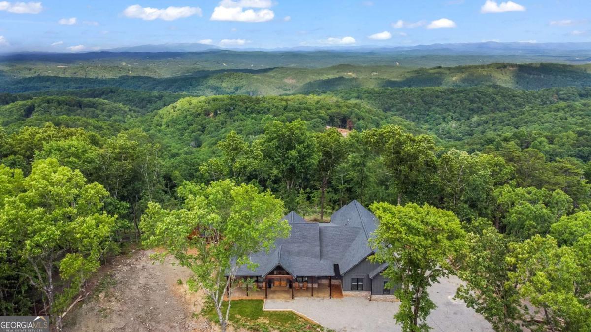 1272 Foxhound Trail NE