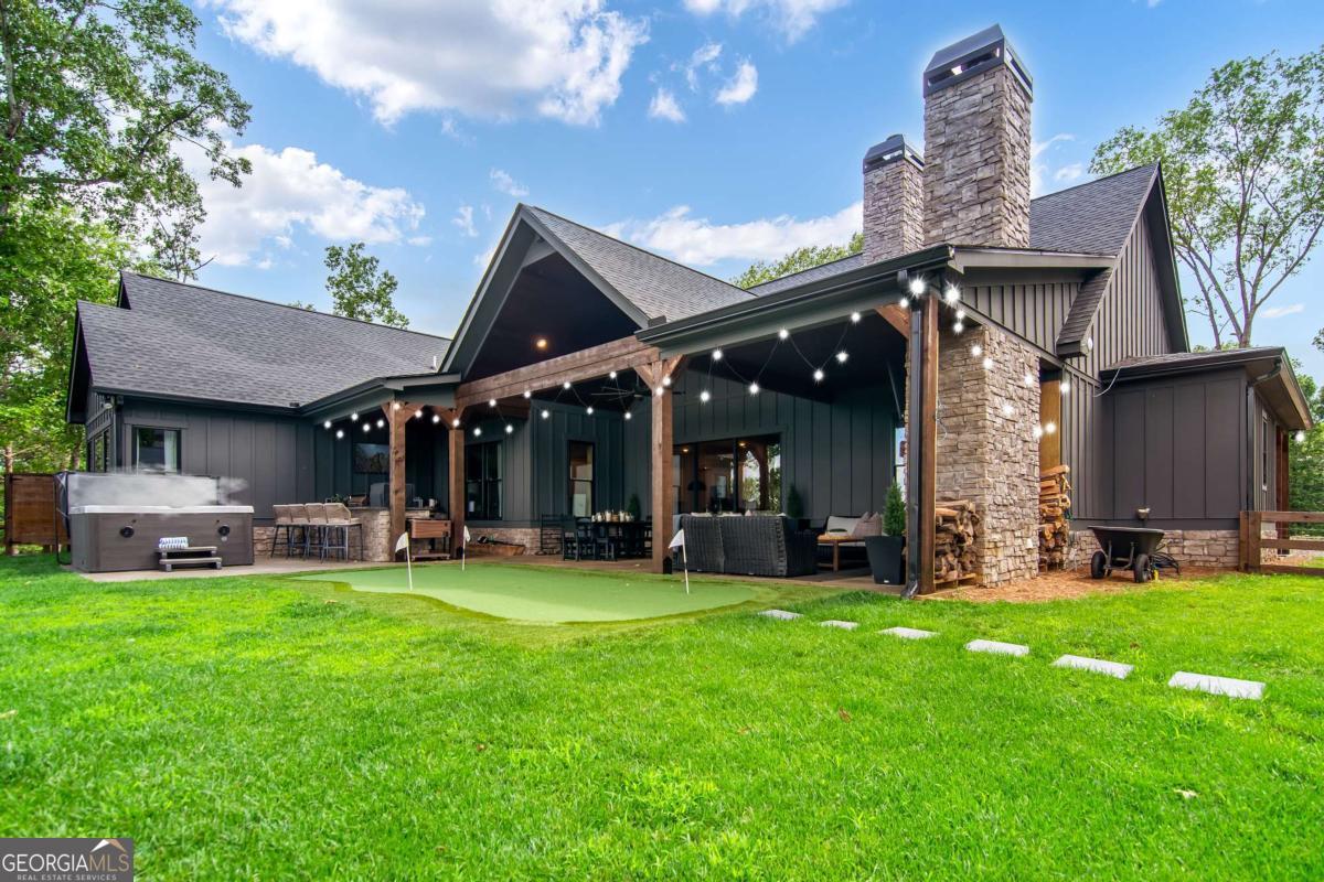 1272 Foxhound Trail NE