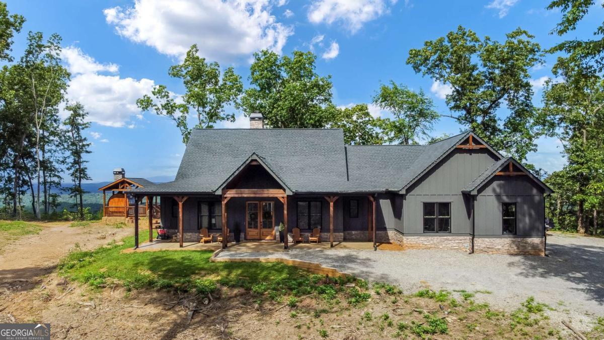 1272 Foxhound Trail NE