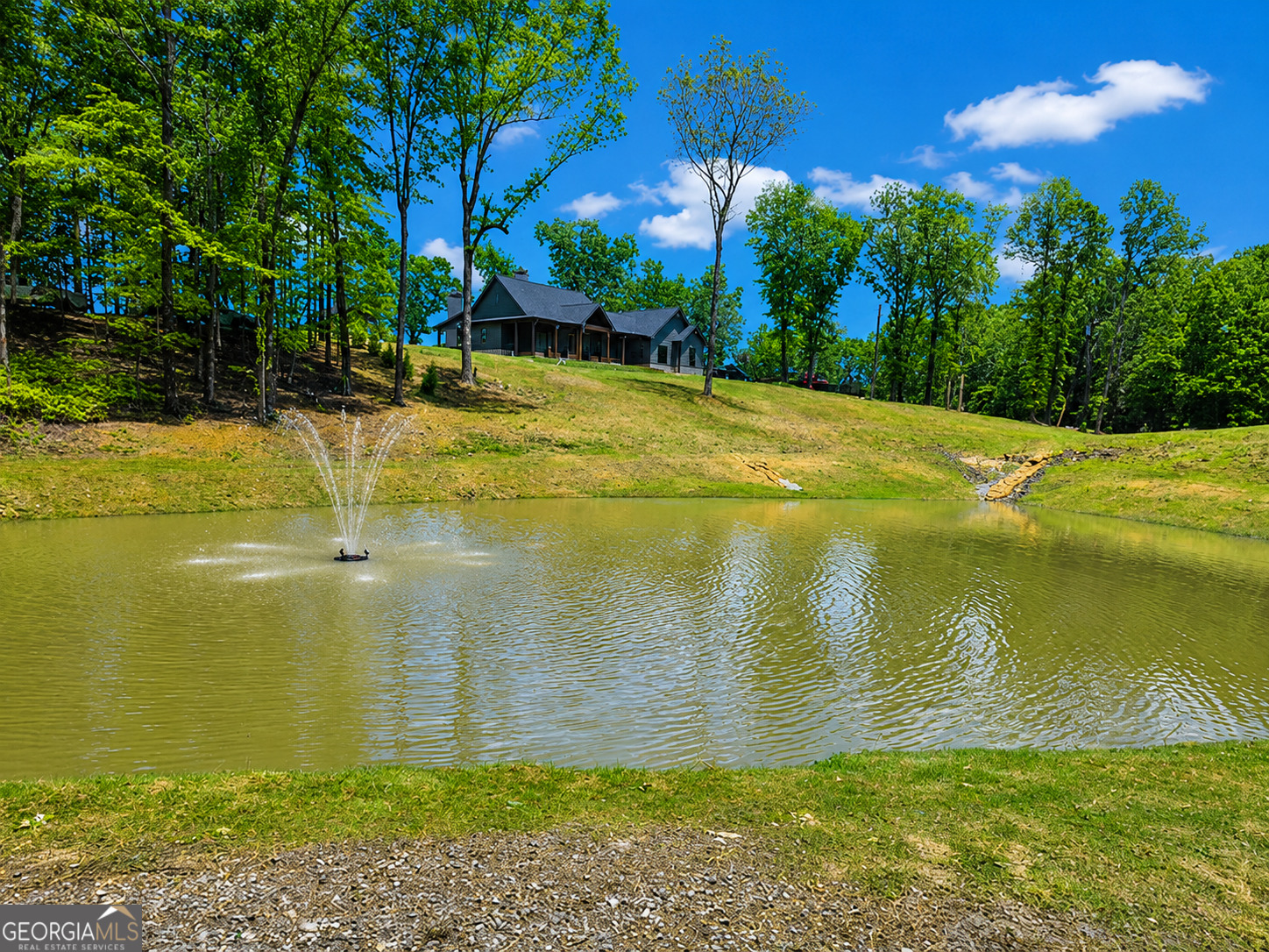 1272 Foxhound Trail NE