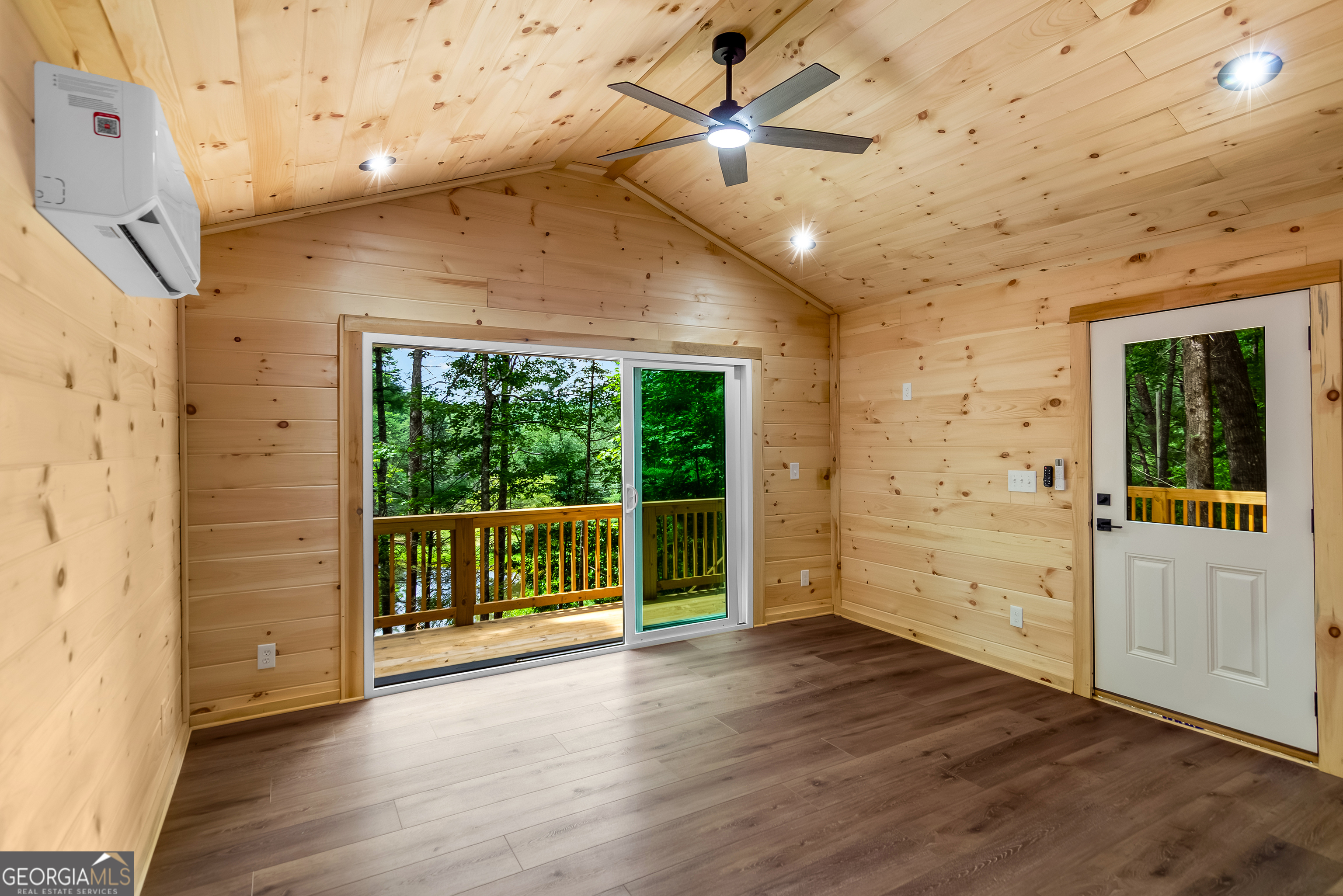 3 Mountain Lake Rd