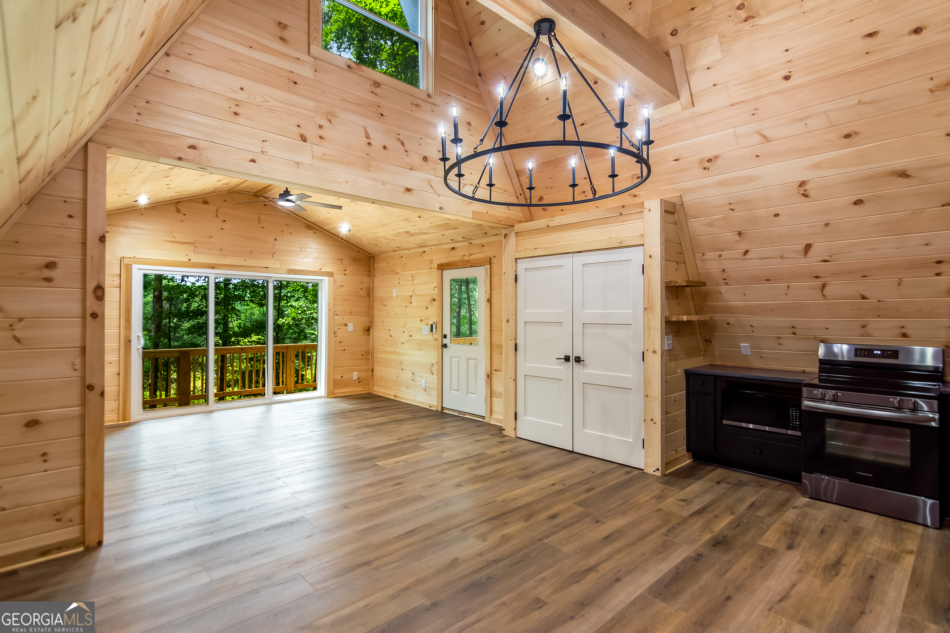 3 Mountain Lake Rd