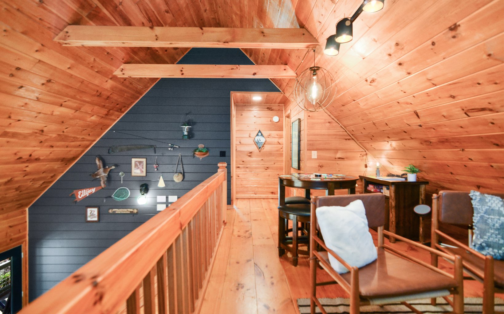 279 S Riverview Lane