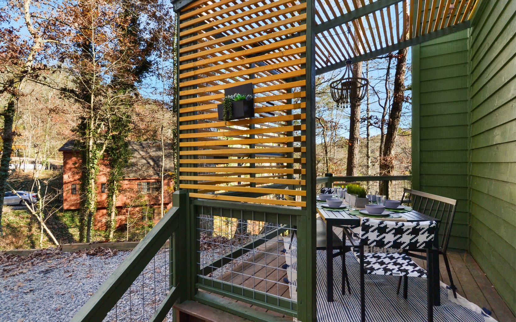 279 S Riverview Lane