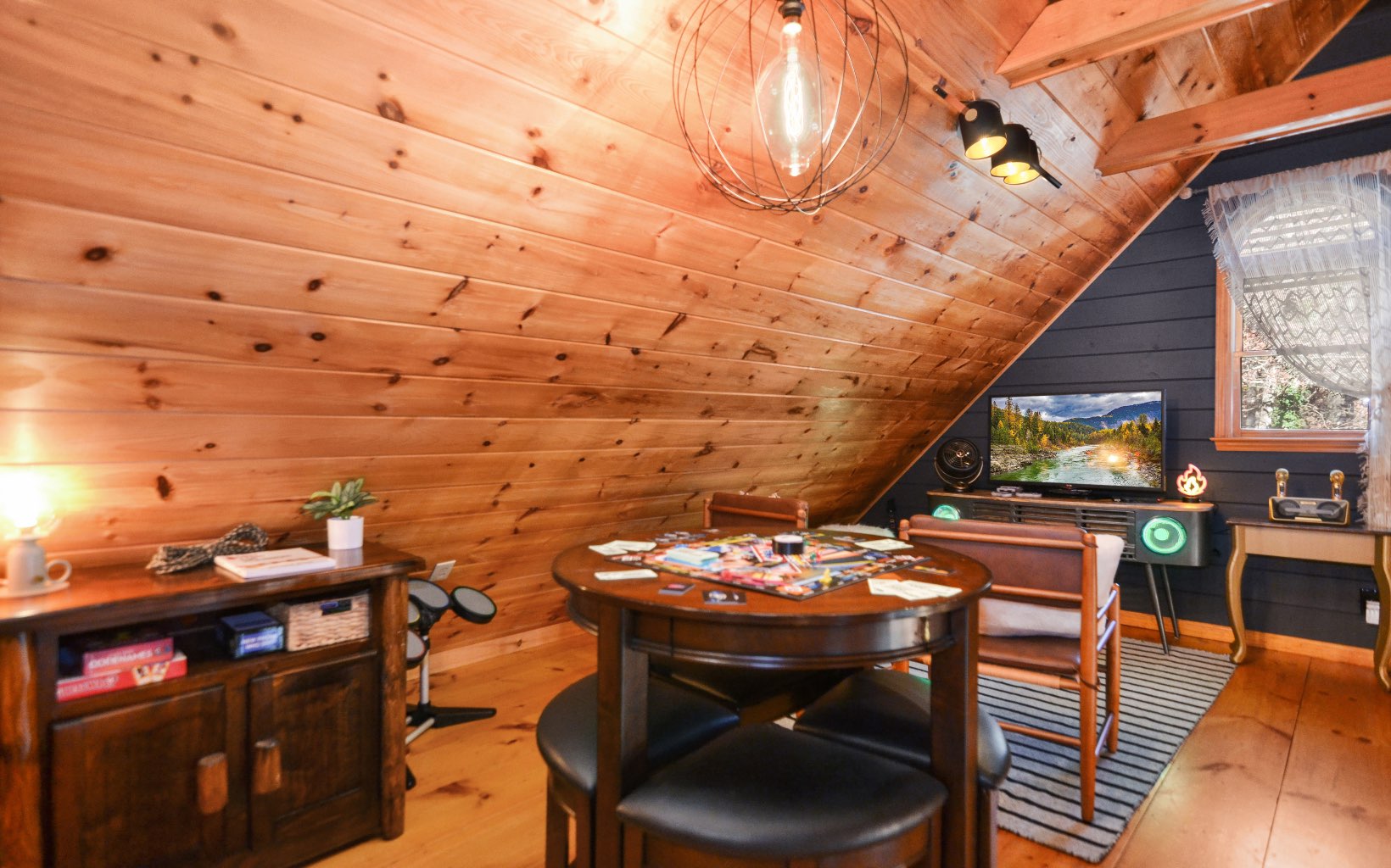 279 S Riverview Lane