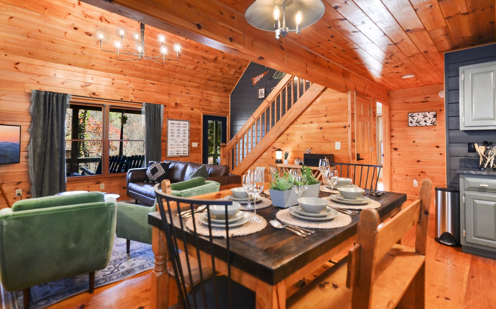 279 S Riverview Lane