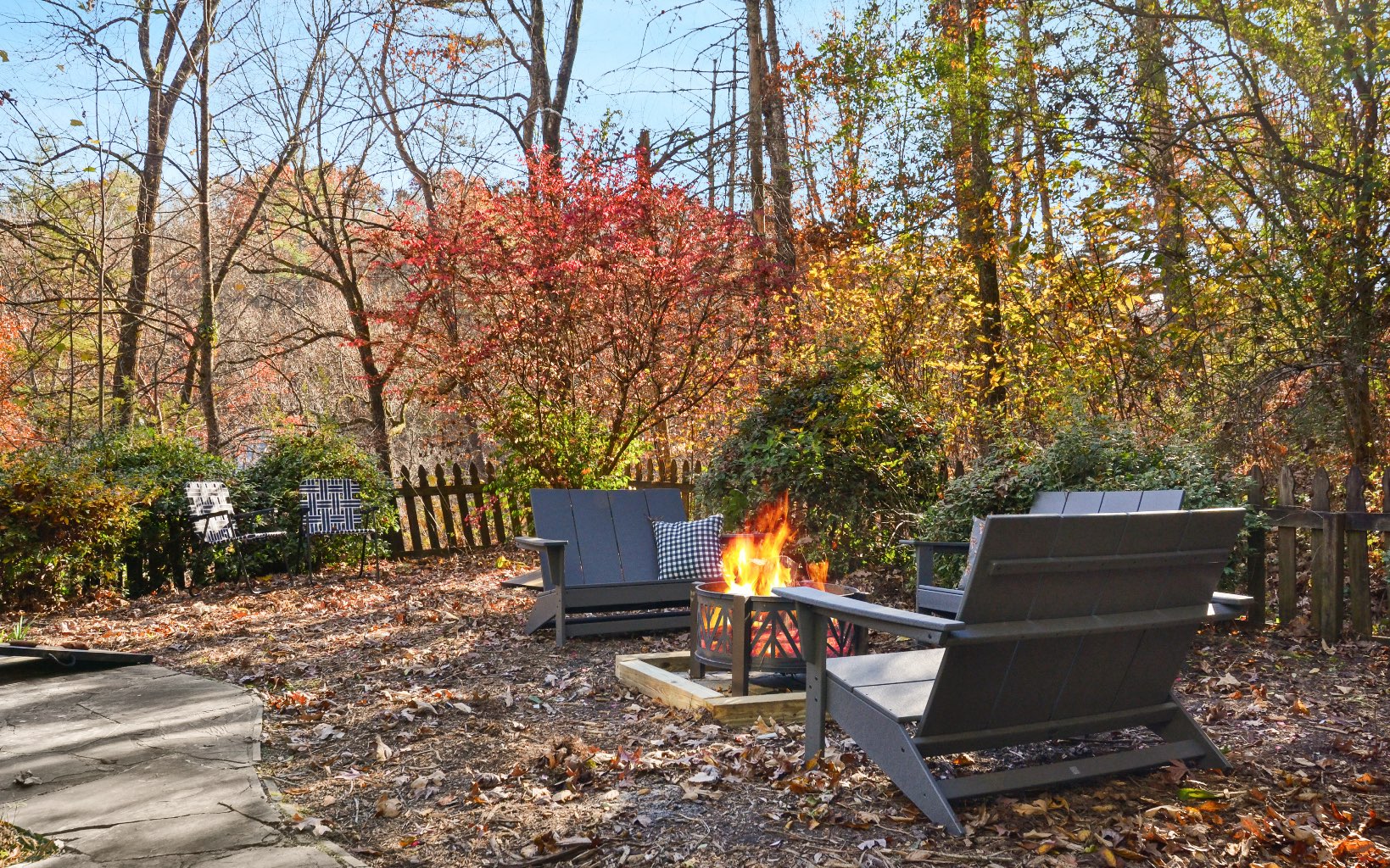 279 S Riverview Lane