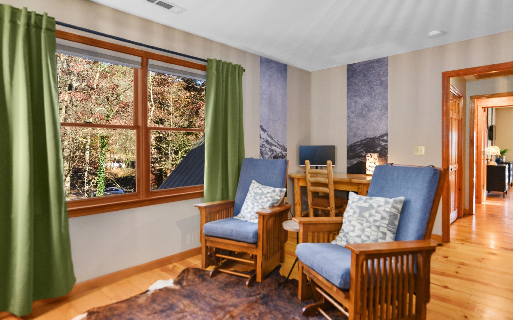 279 S Riverview Lane