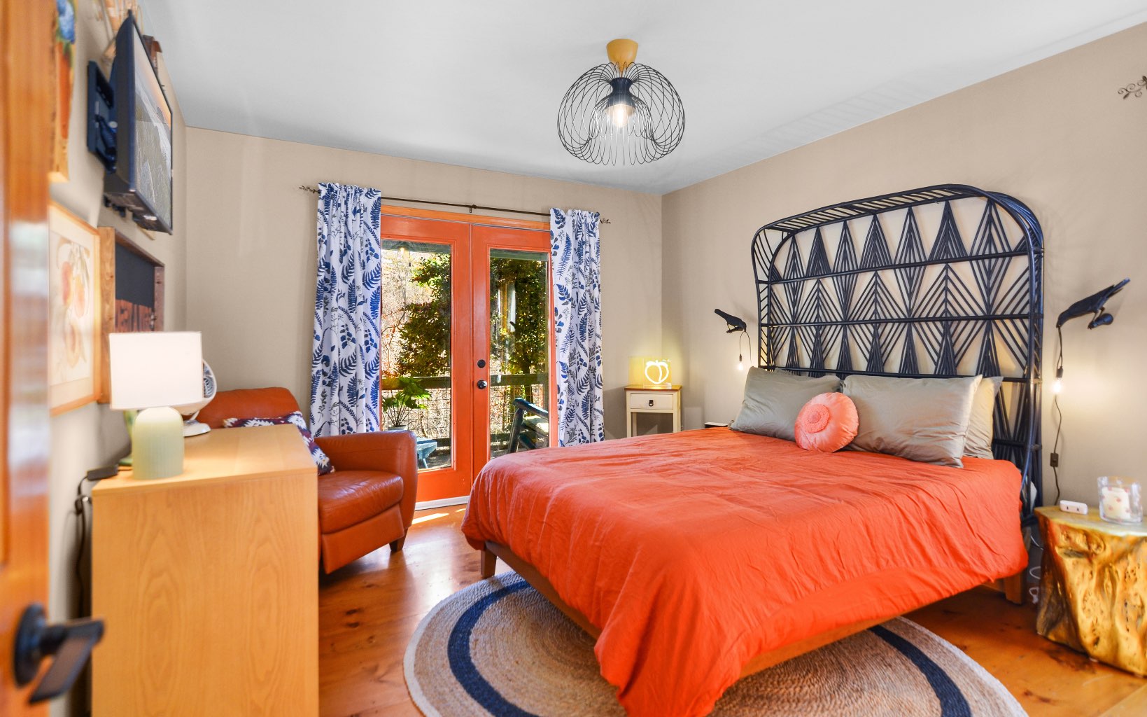 279 S Riverview Lane