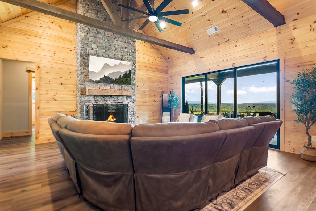 1272 Foxhound Trail