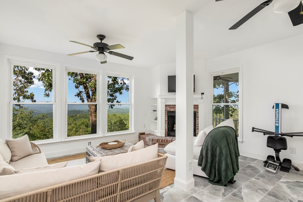 1269 Hunter Drive