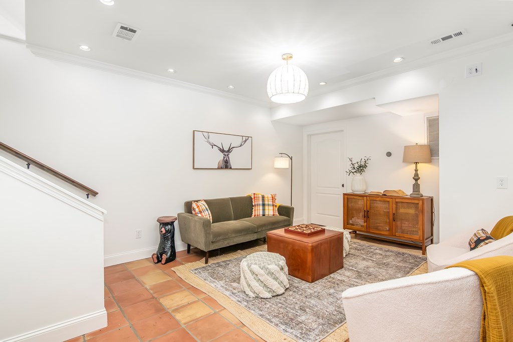 1269 Hunter Drive