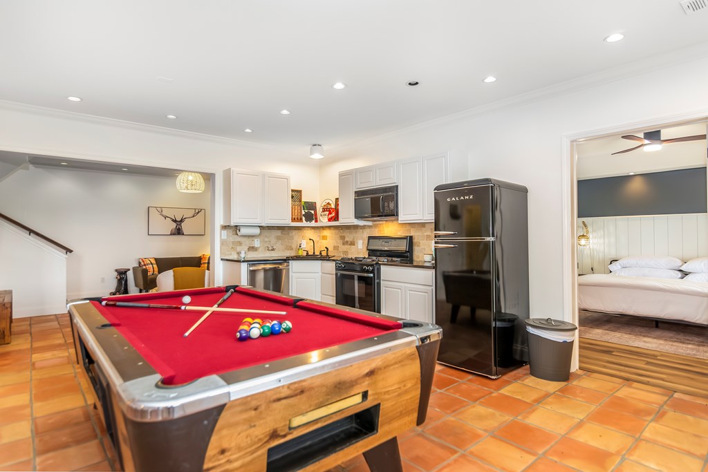 1269 Hunter Drive
