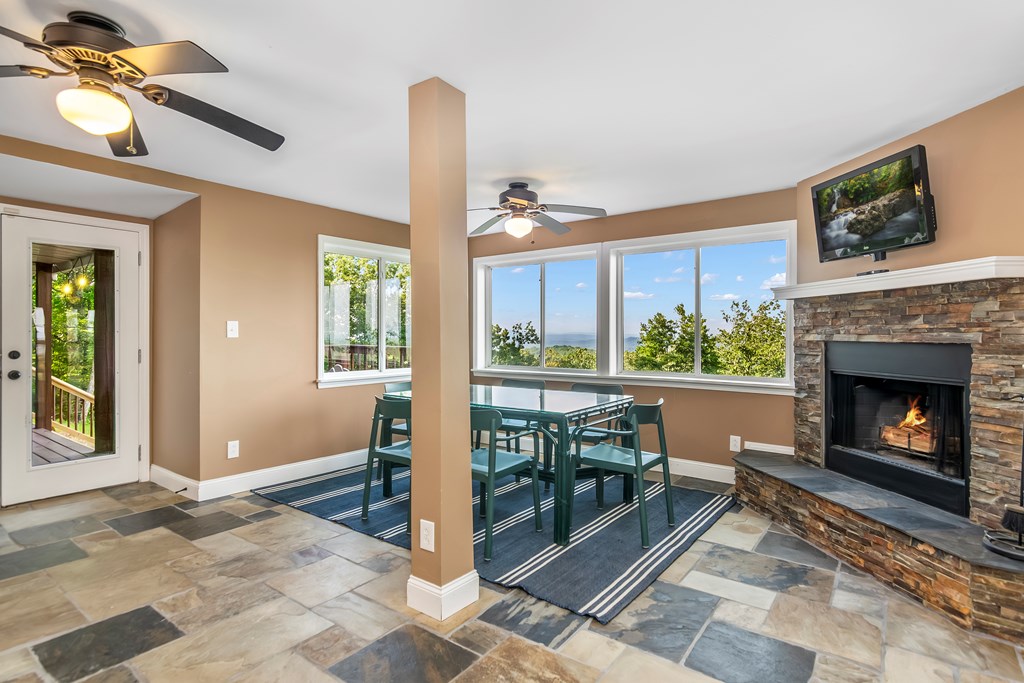 1269 Hunter Drive