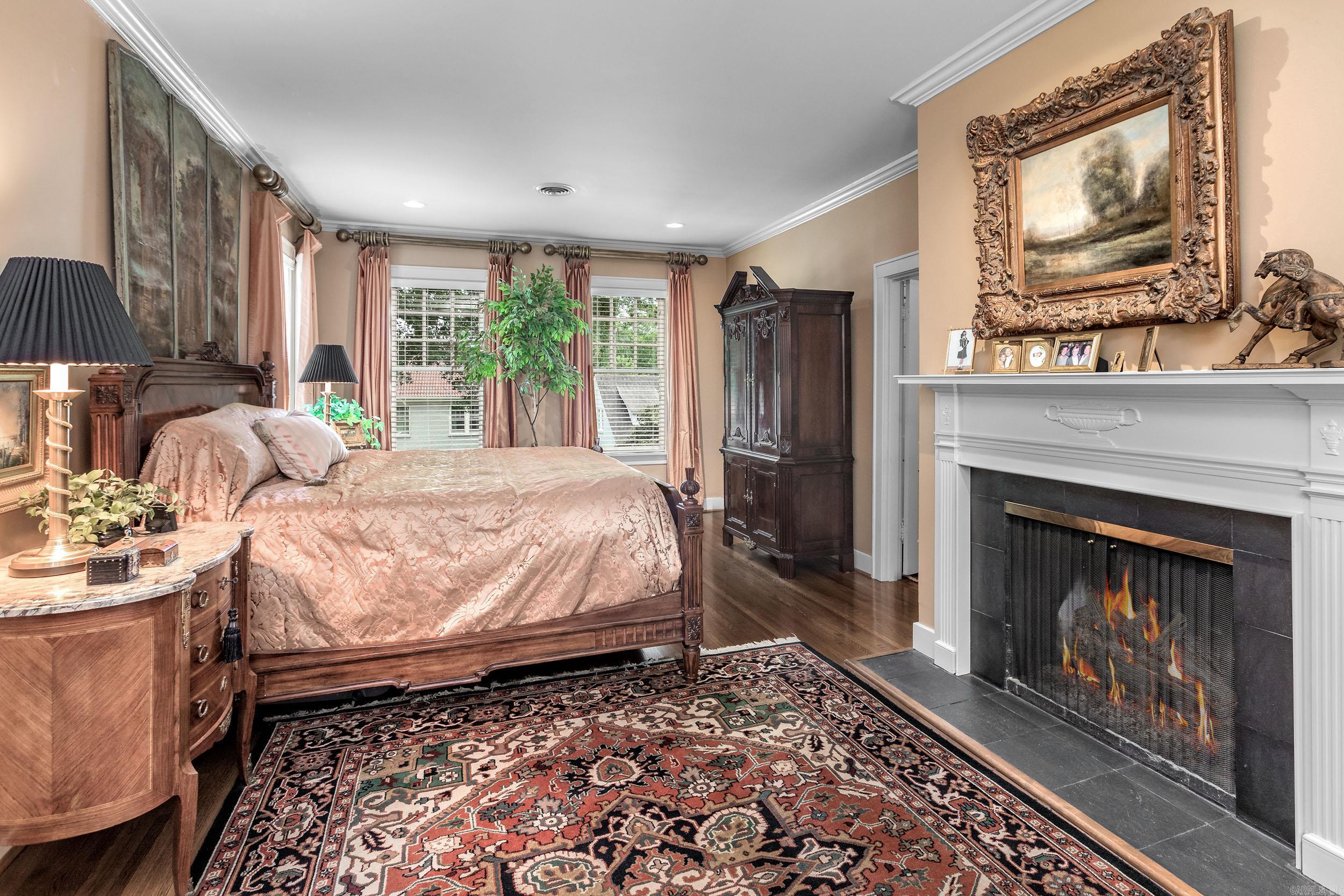 4900 Crestwood