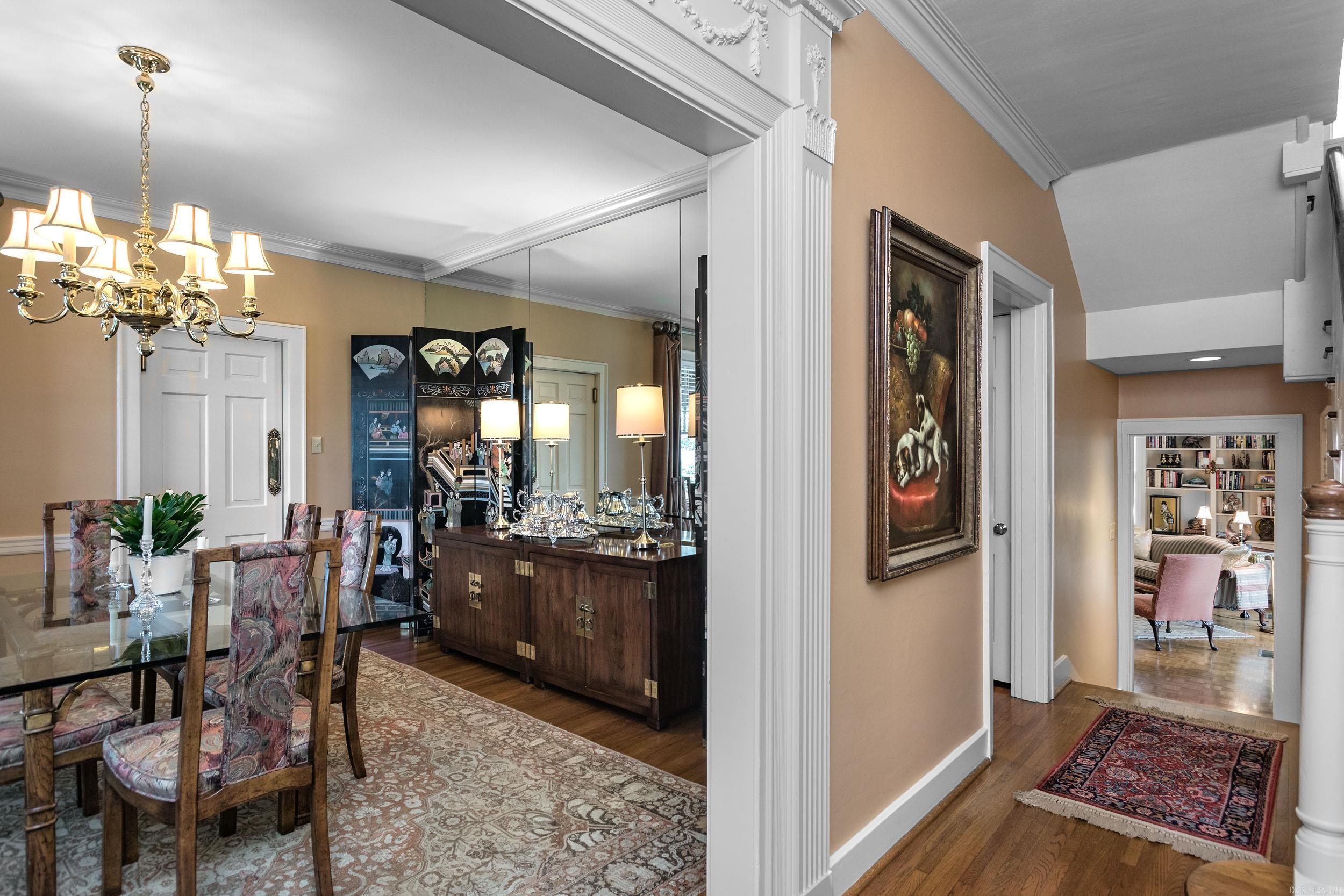 4900 Crestwood