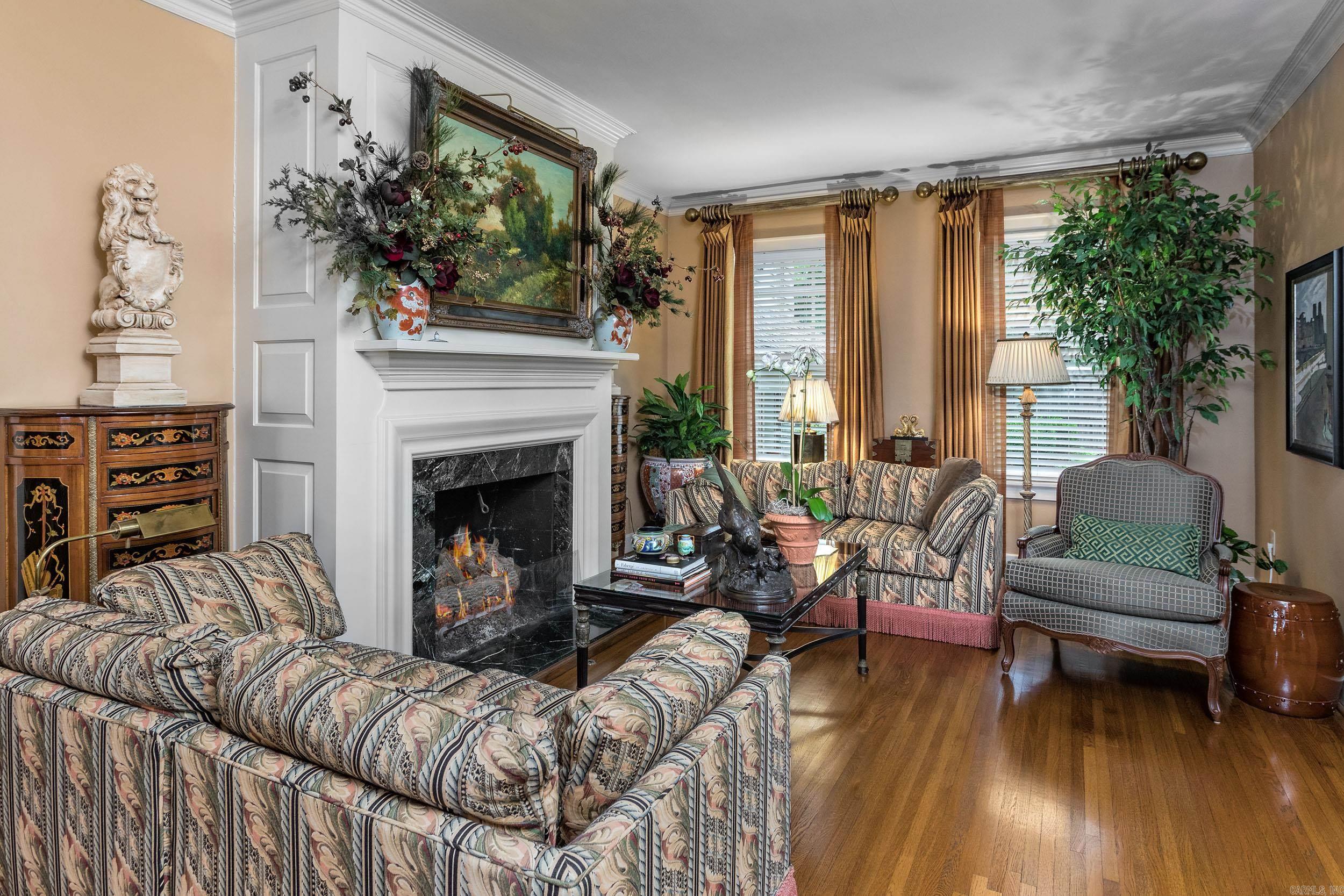 4900 Crestwood