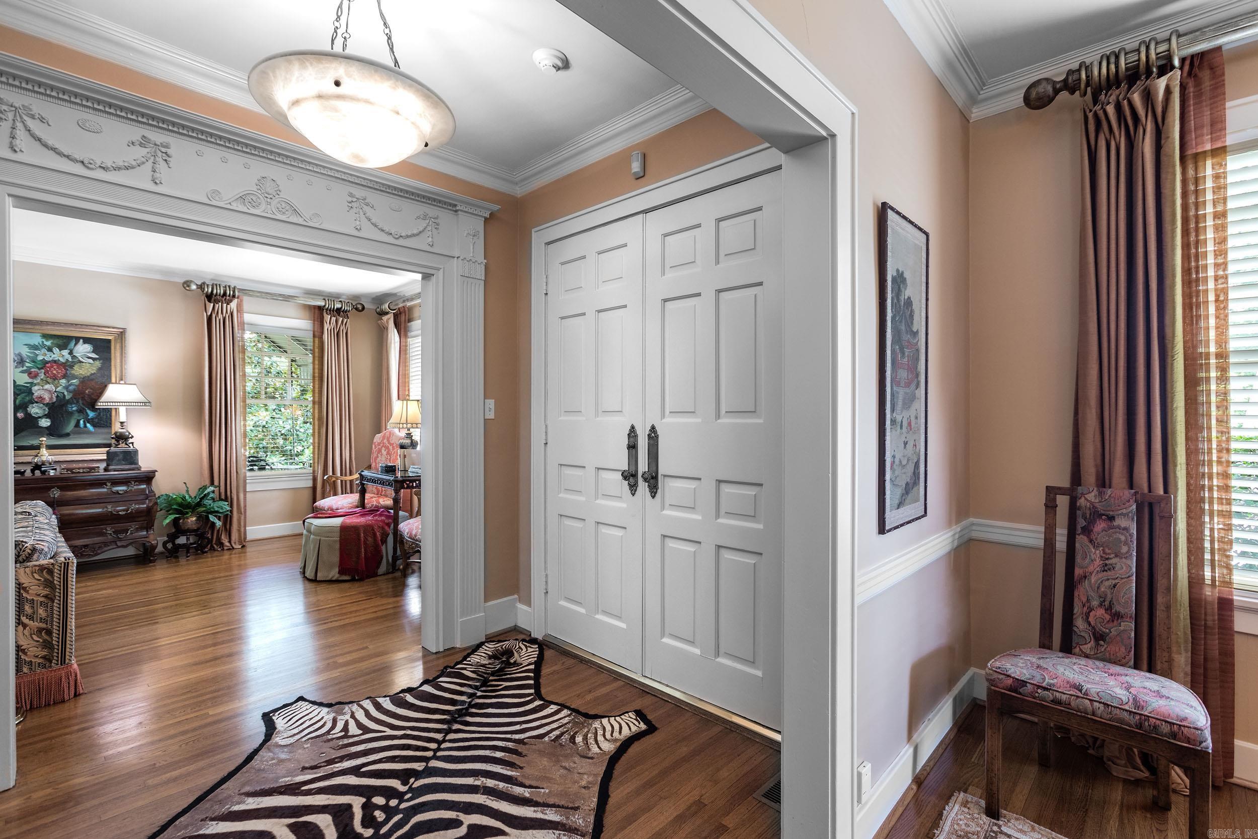 4900 Crestwood
