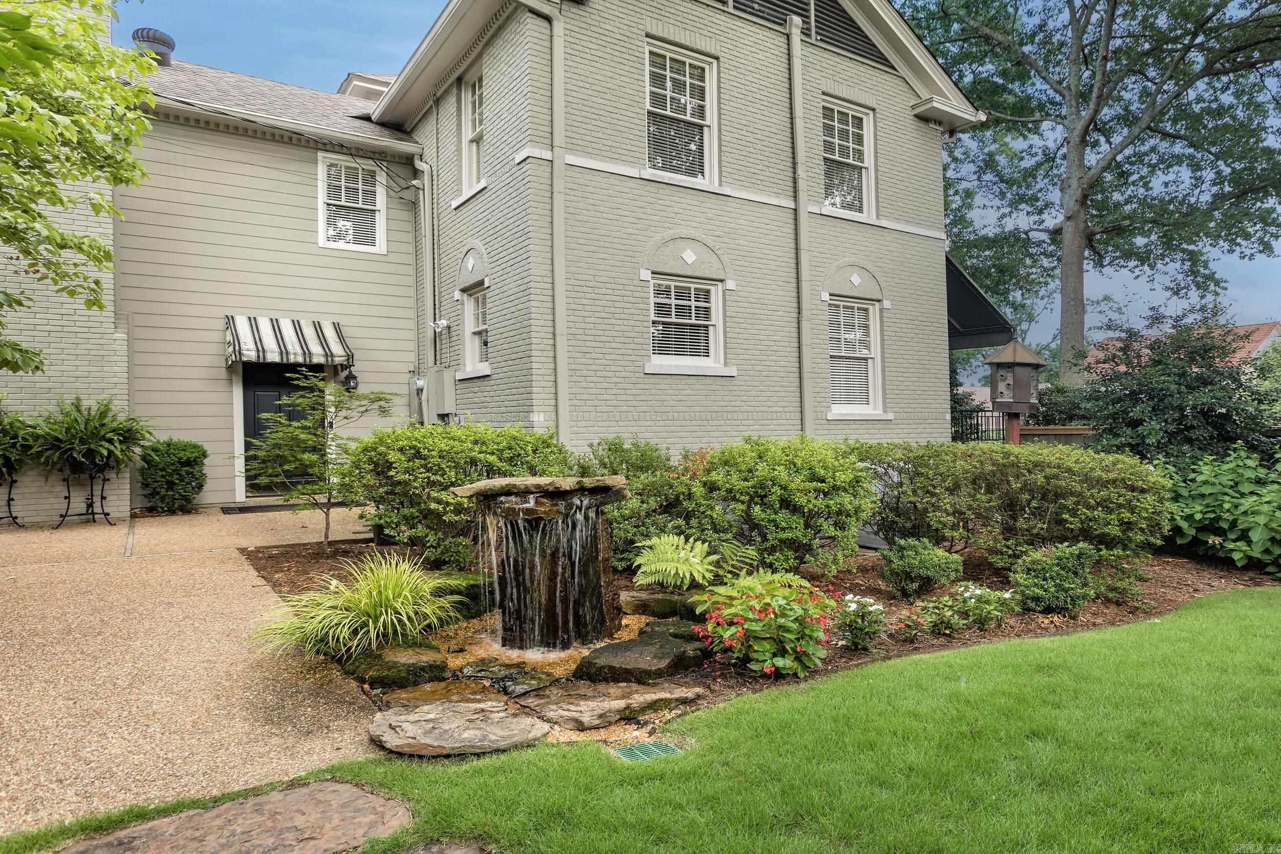 4900 Crestwood