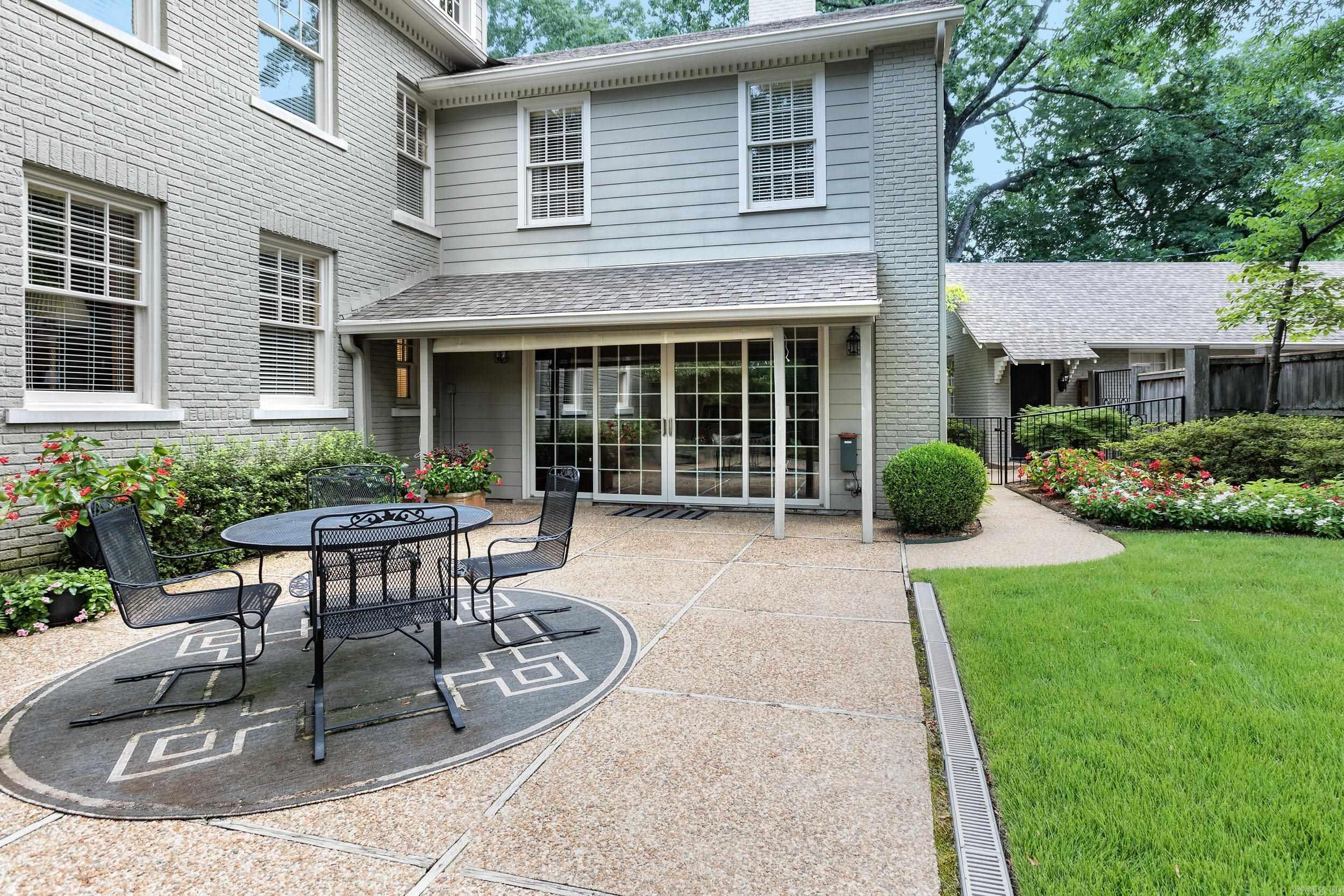 4900 Crestwood