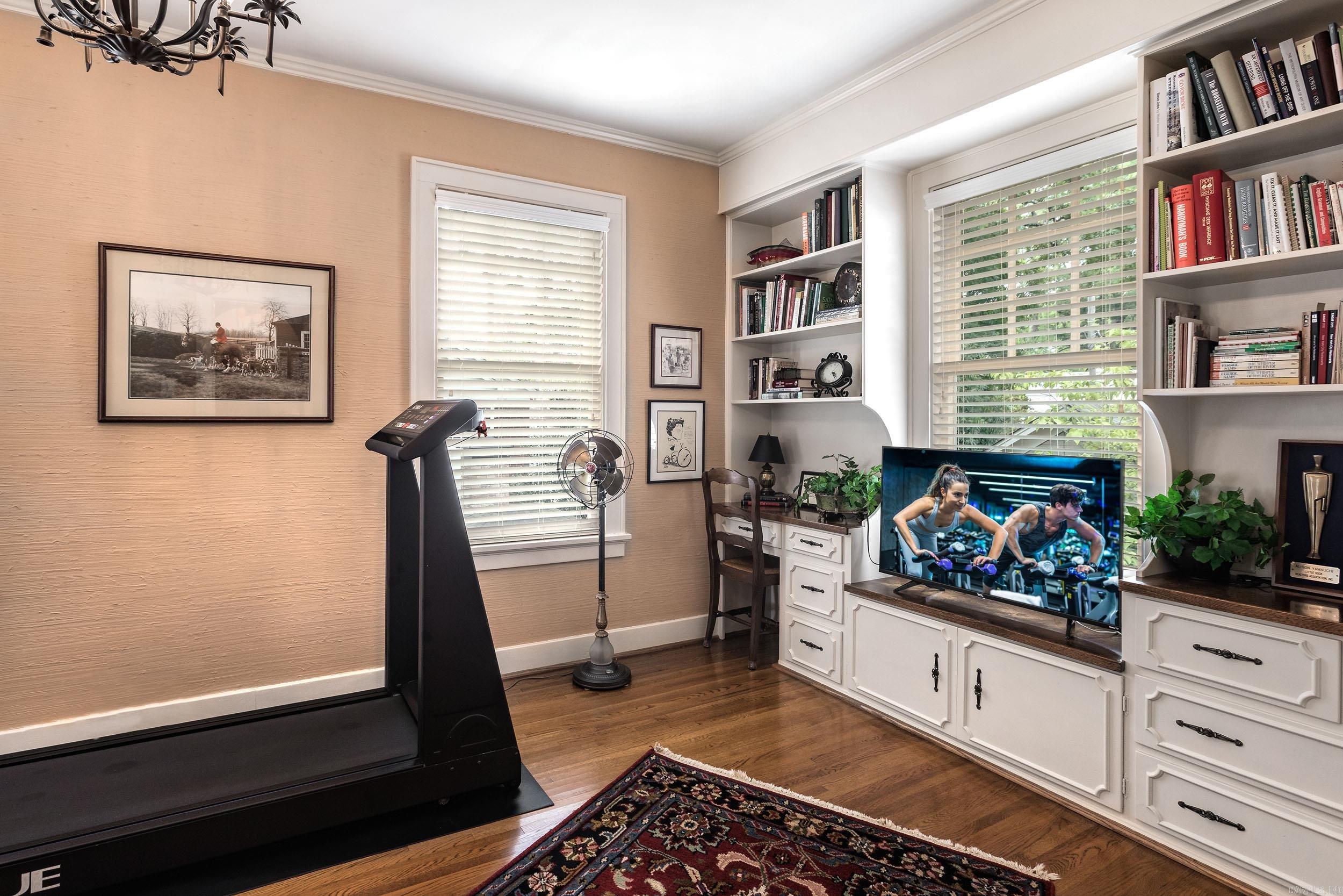4900 Crestwood
