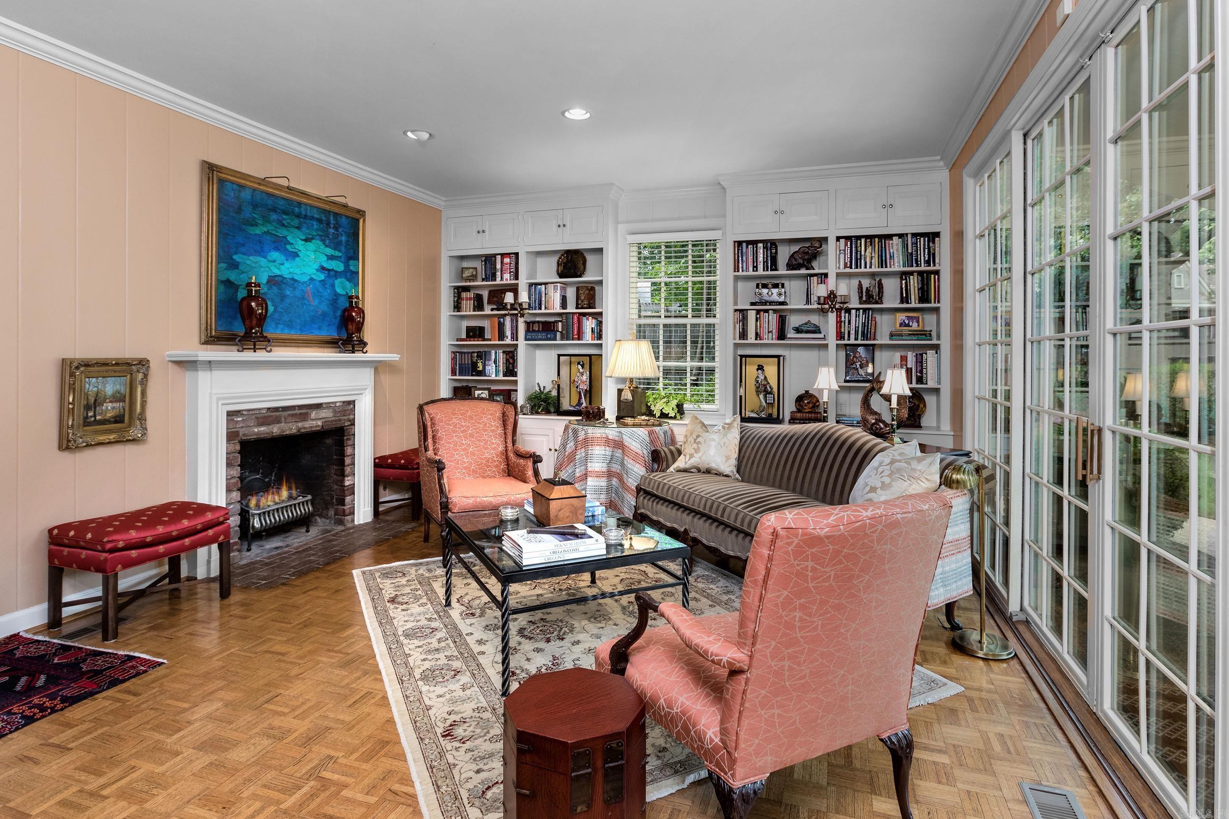 4900 Crestwood