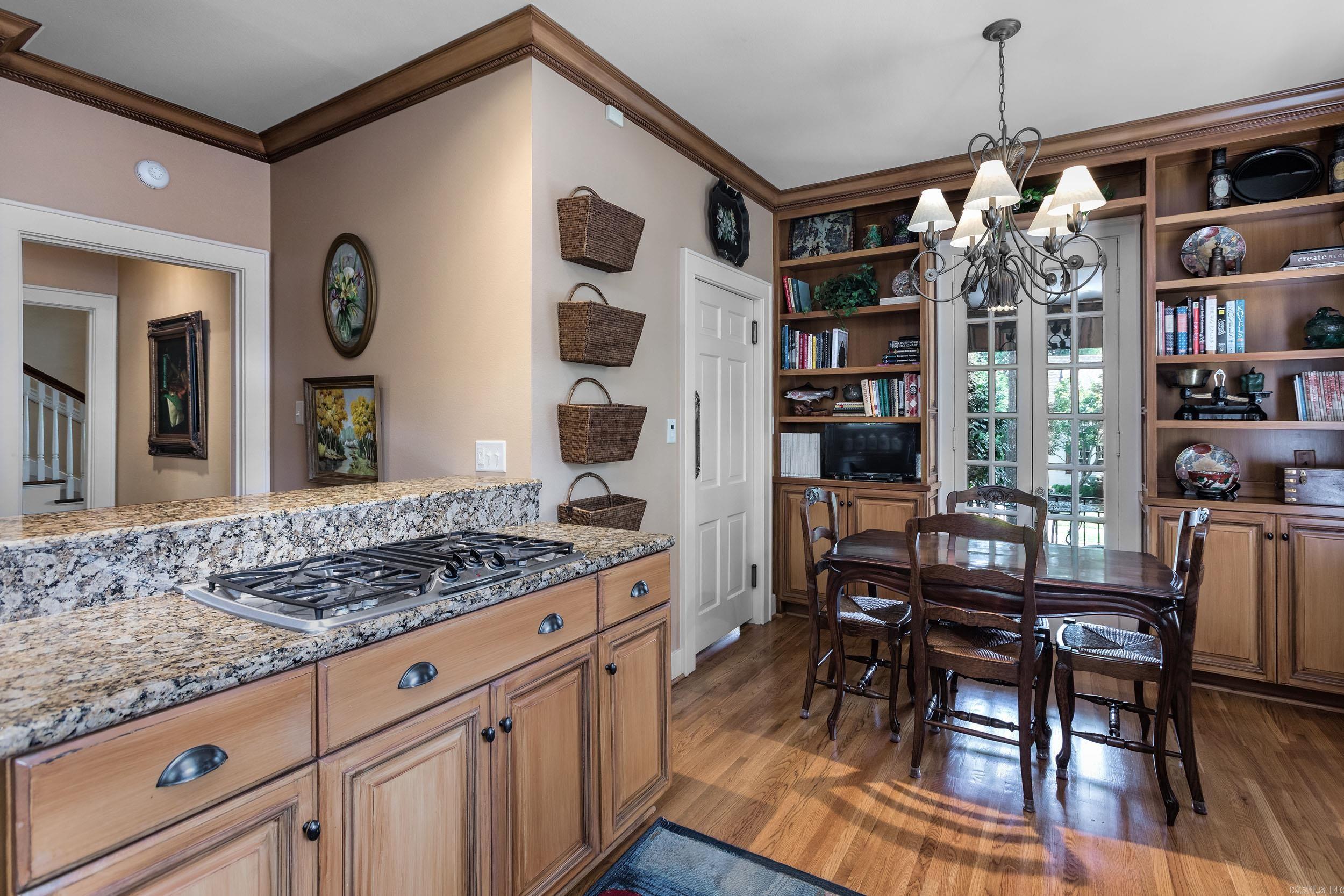4900 Crestwood