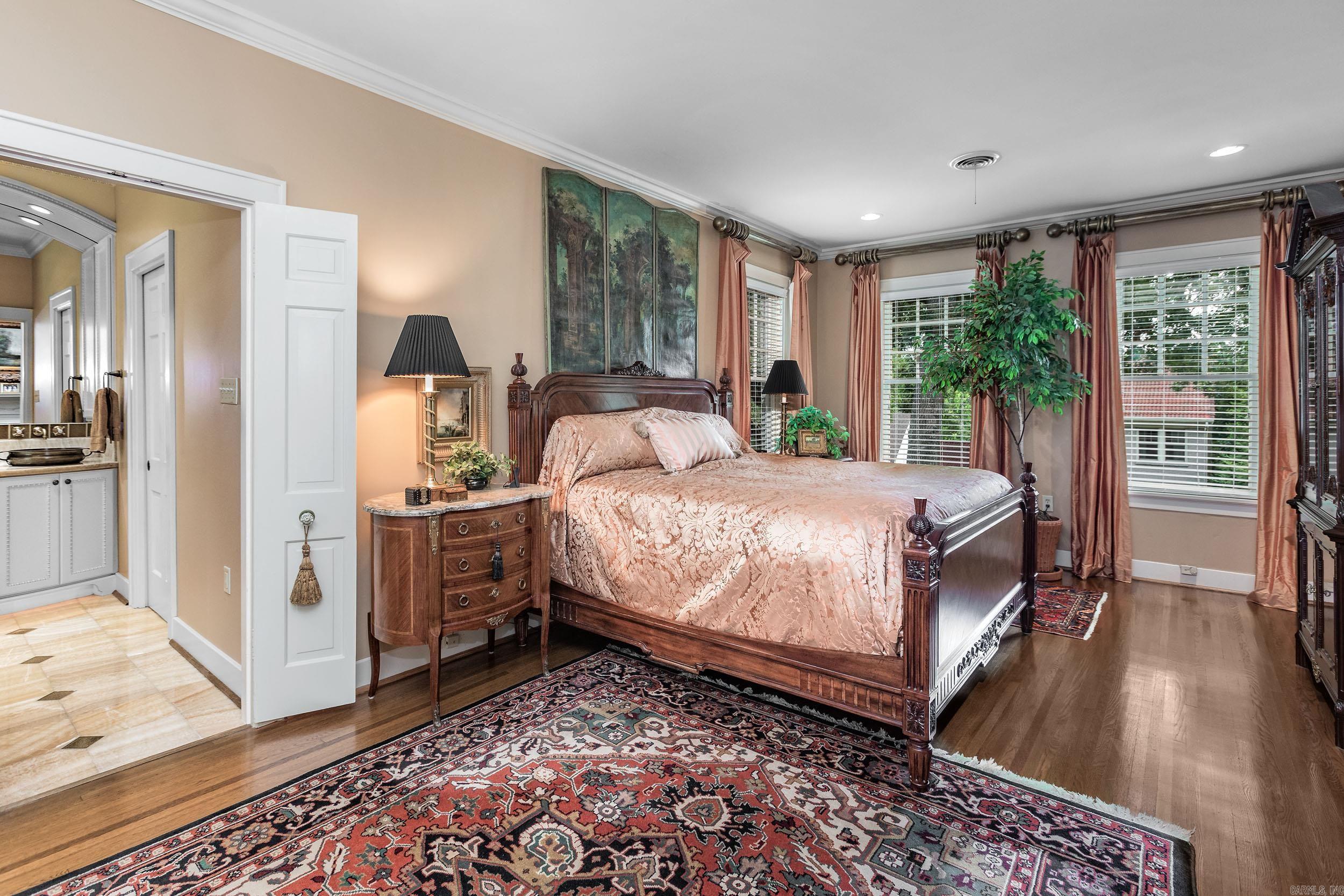 4900 Crestwood