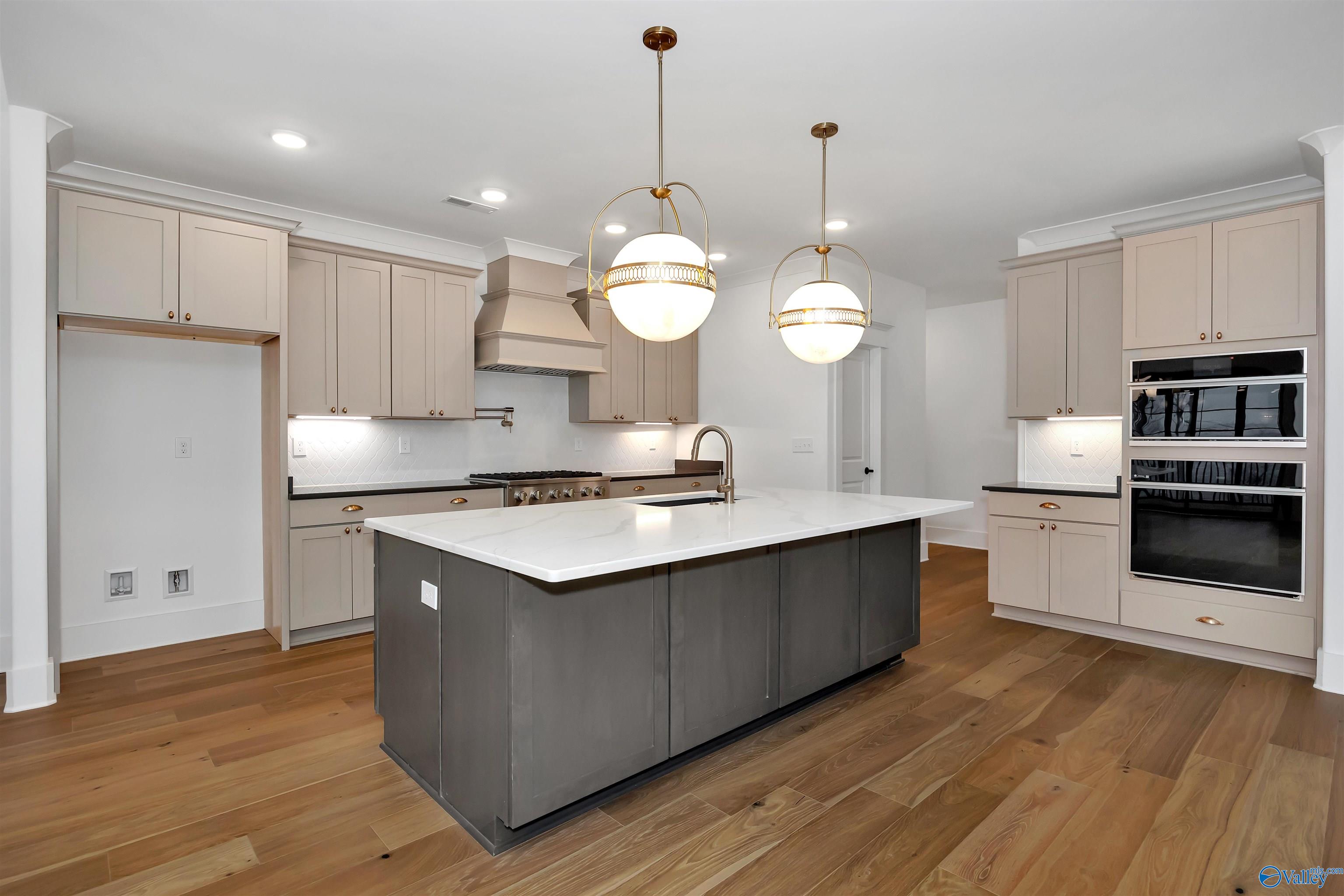 17 Ridge Bluff Circle