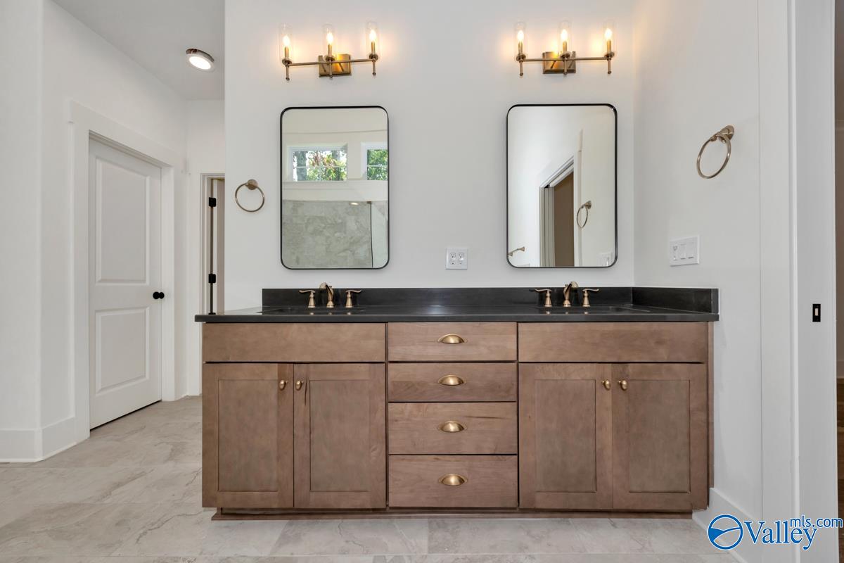 25 Bluff Creek