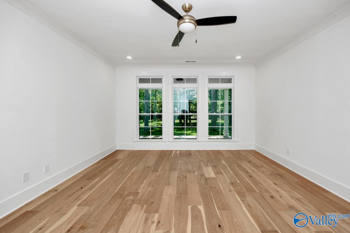 25 Bluff Creek
