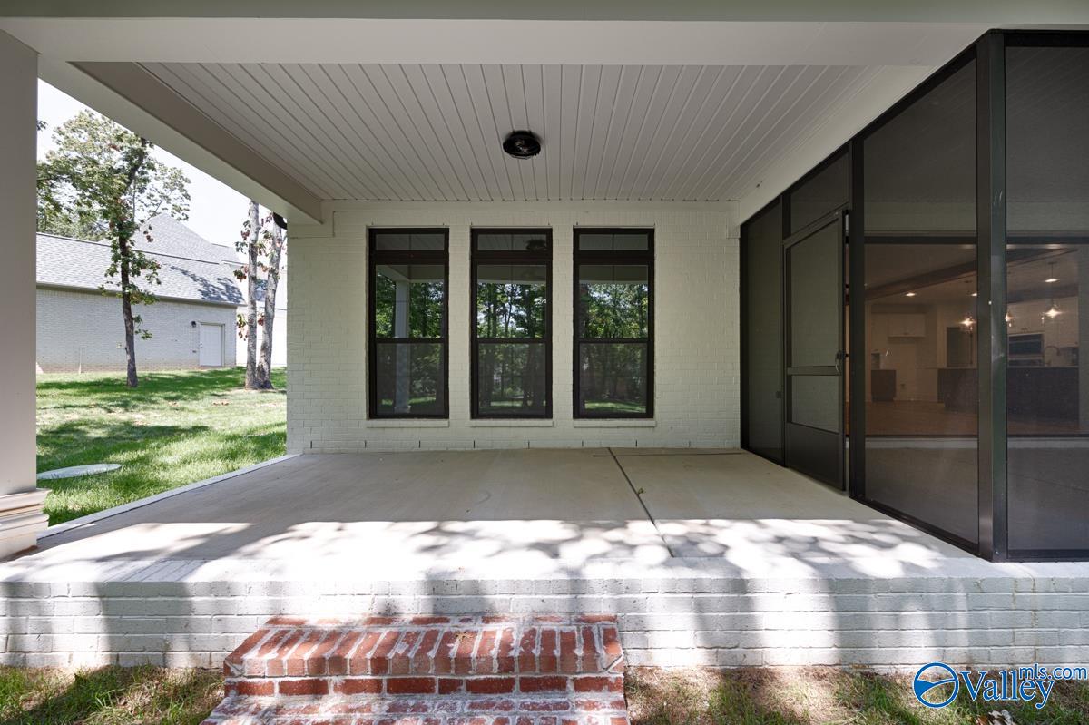 25 Bluff Creek