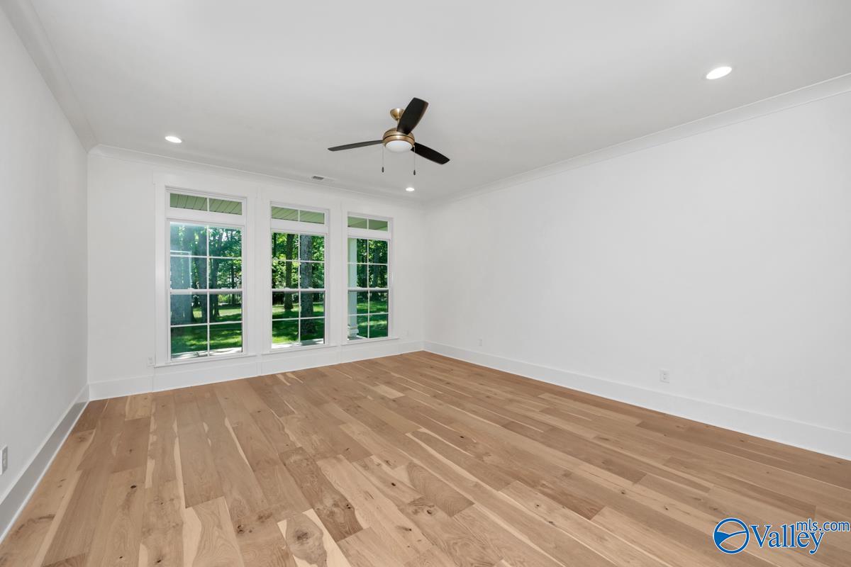 25 Bluff Creek