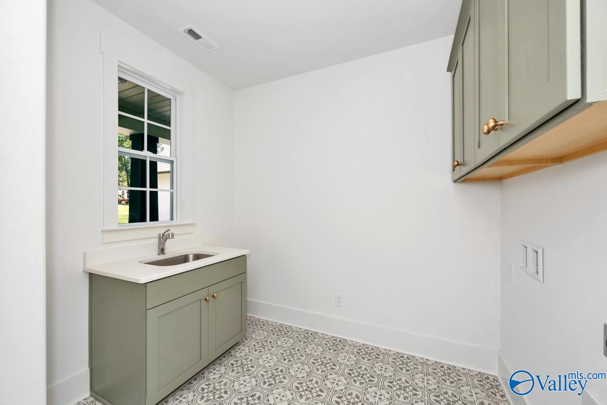 25 Bluff Creek