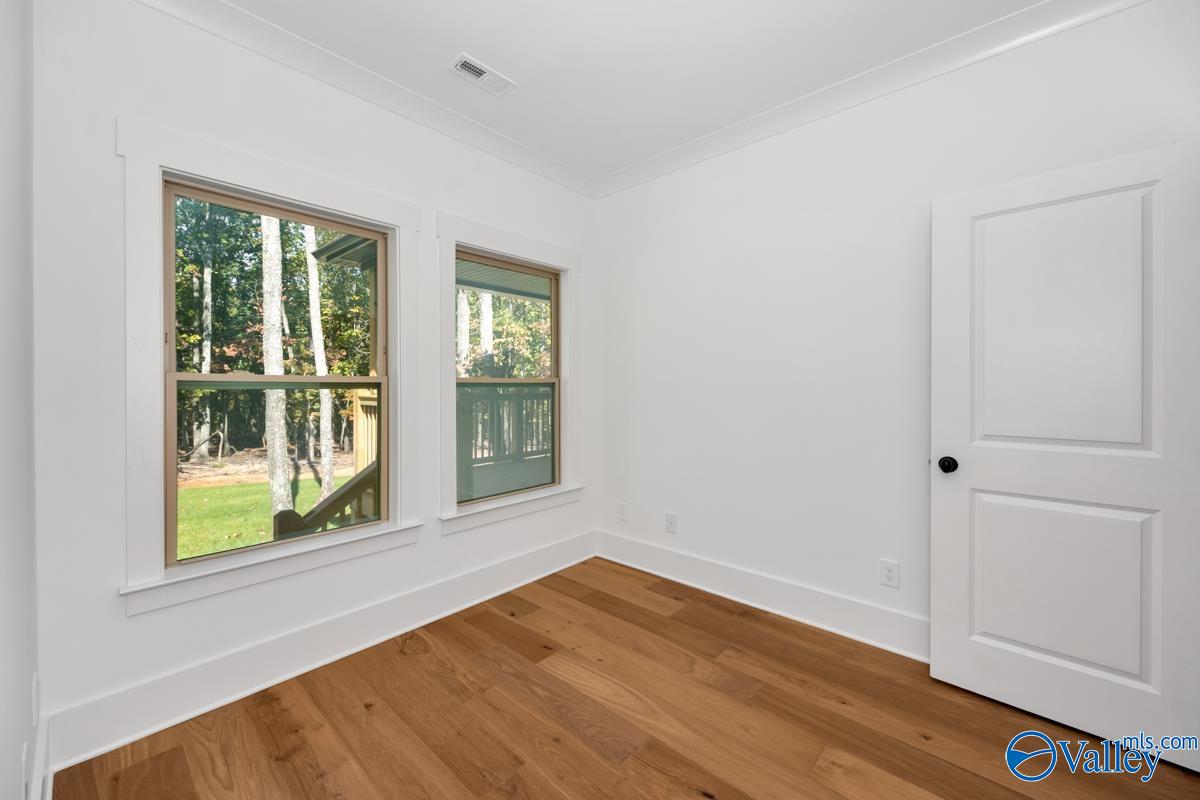 30 Bluff Creek