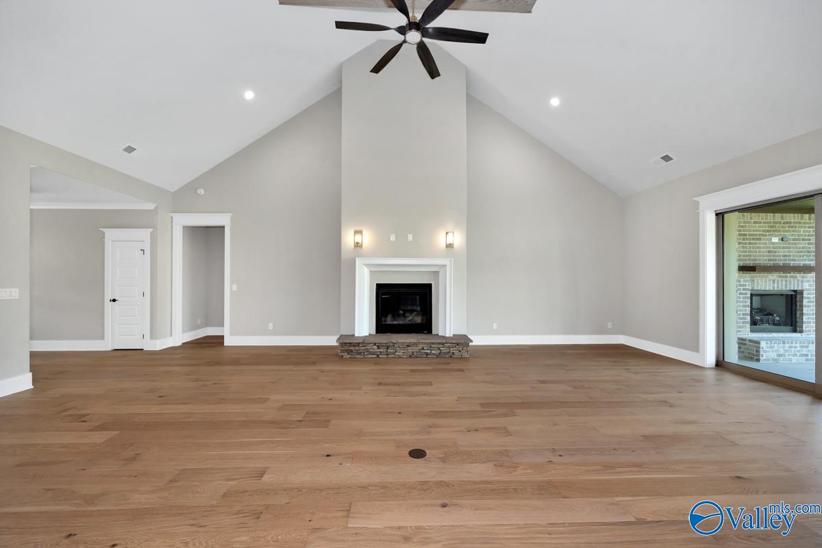 27 Bluff Creek, Huntsville