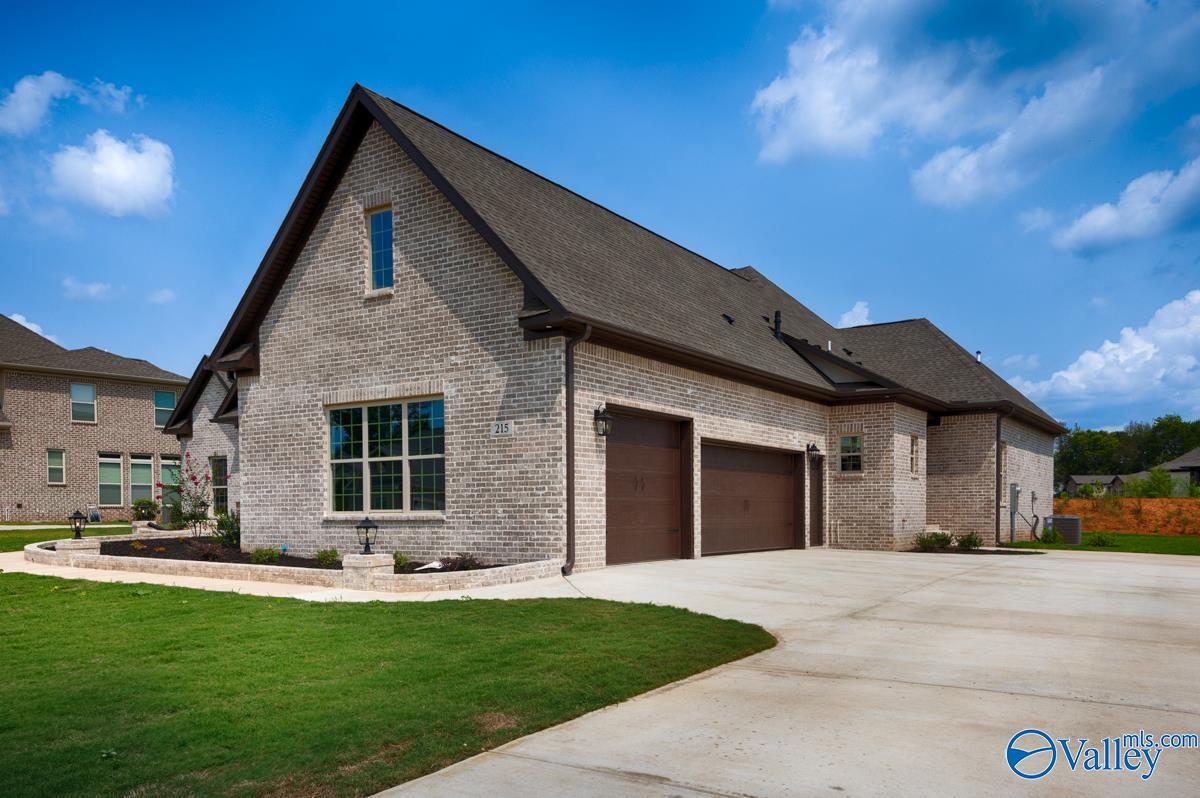 27 Bluff Creek, Huntsville