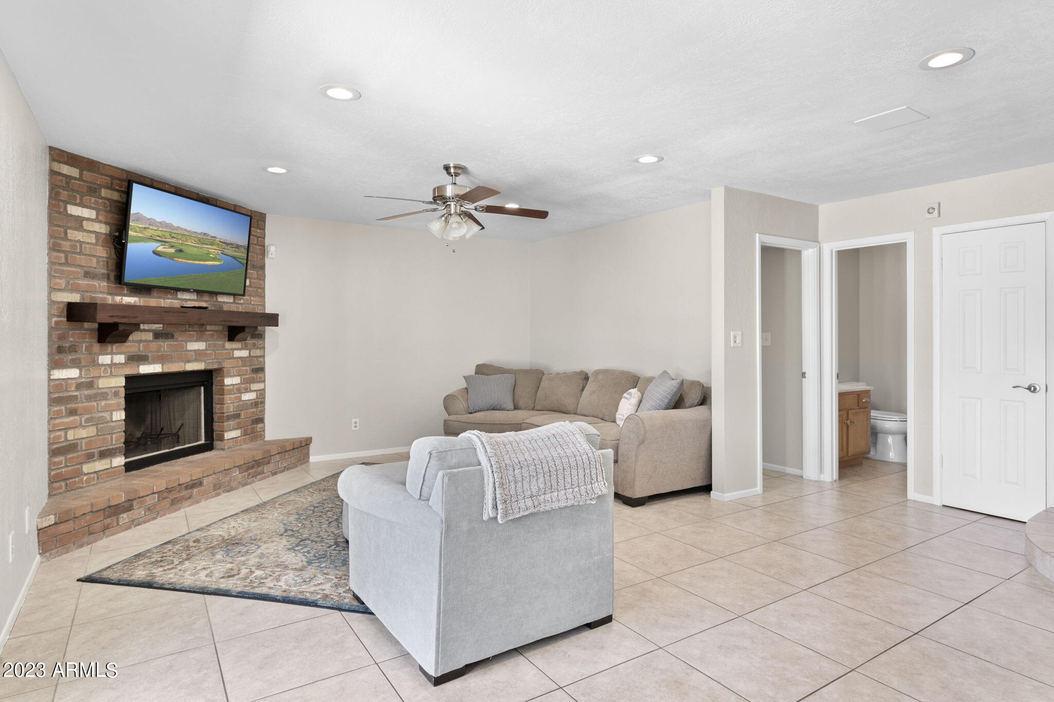 971 E DRIFTWOOD Drive