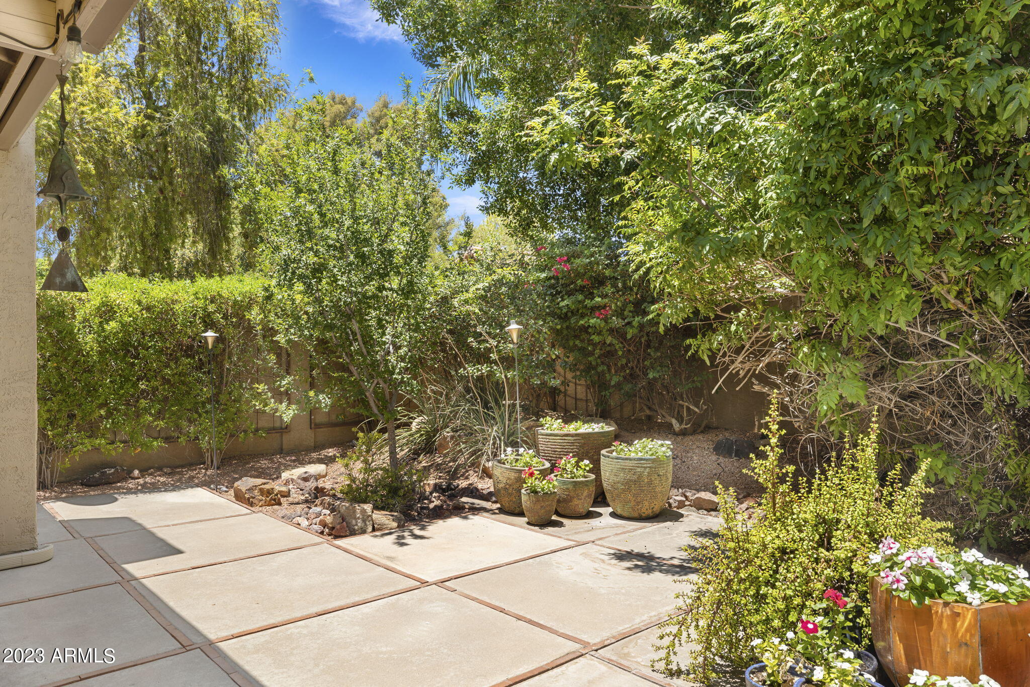 1514 E WESTWIND Way