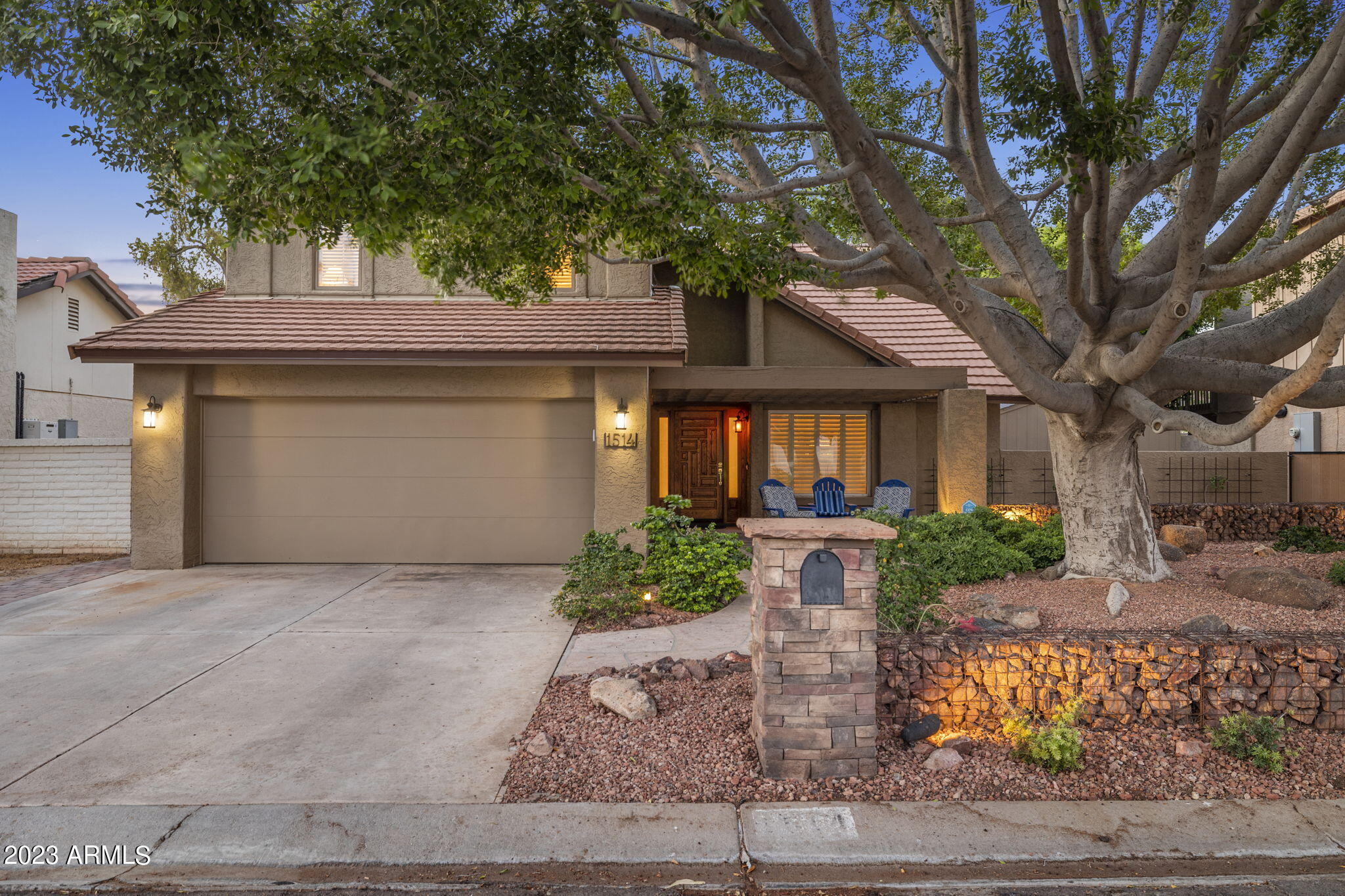 1514 E WESTWIND Way