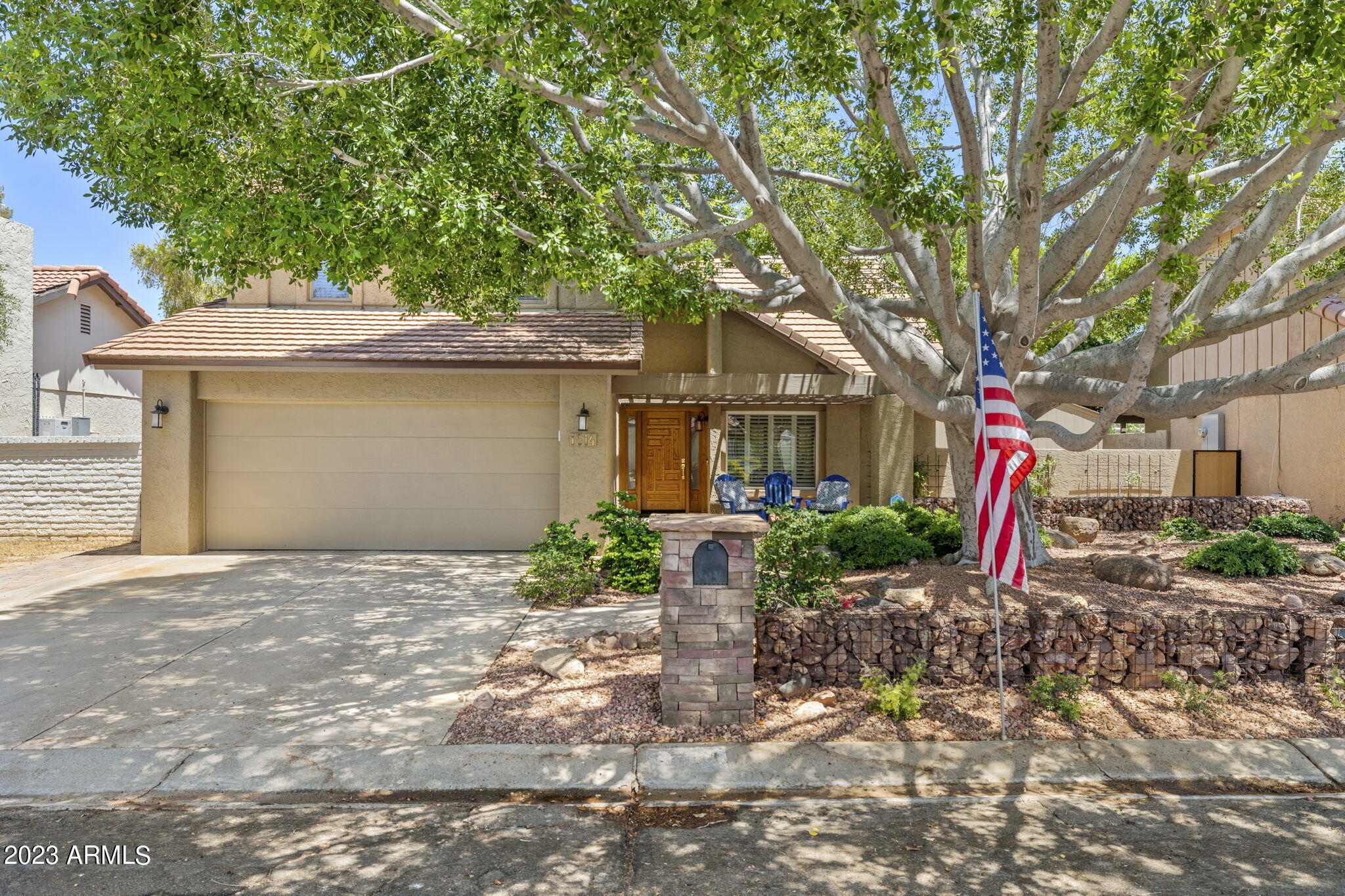 1514 E WESTWIND Way