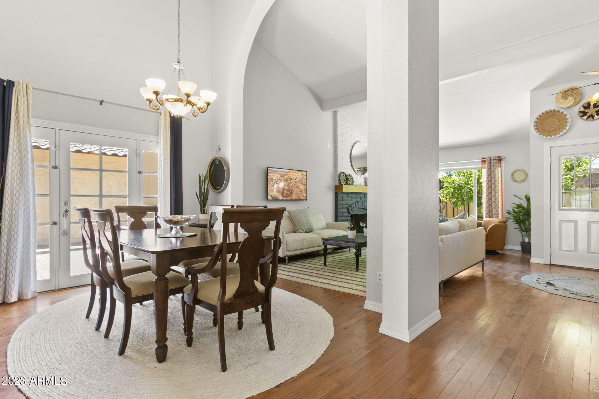 1518 E SOUTH SHORE Drive