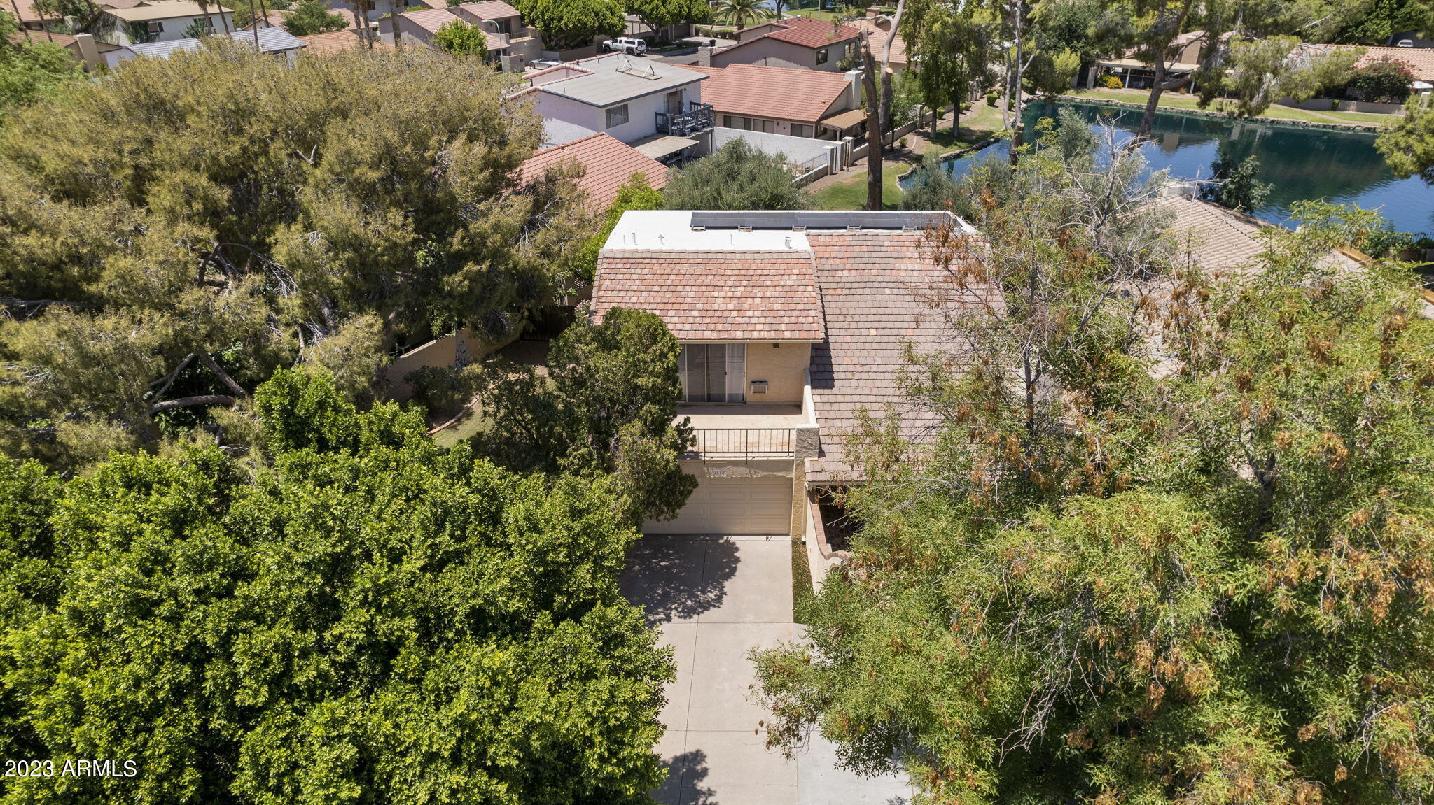 1518 E SOUTH SHORE Drive
