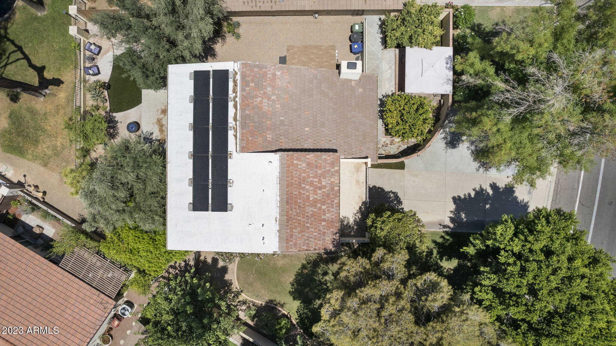 1518 E SOUTH SHORE Drive