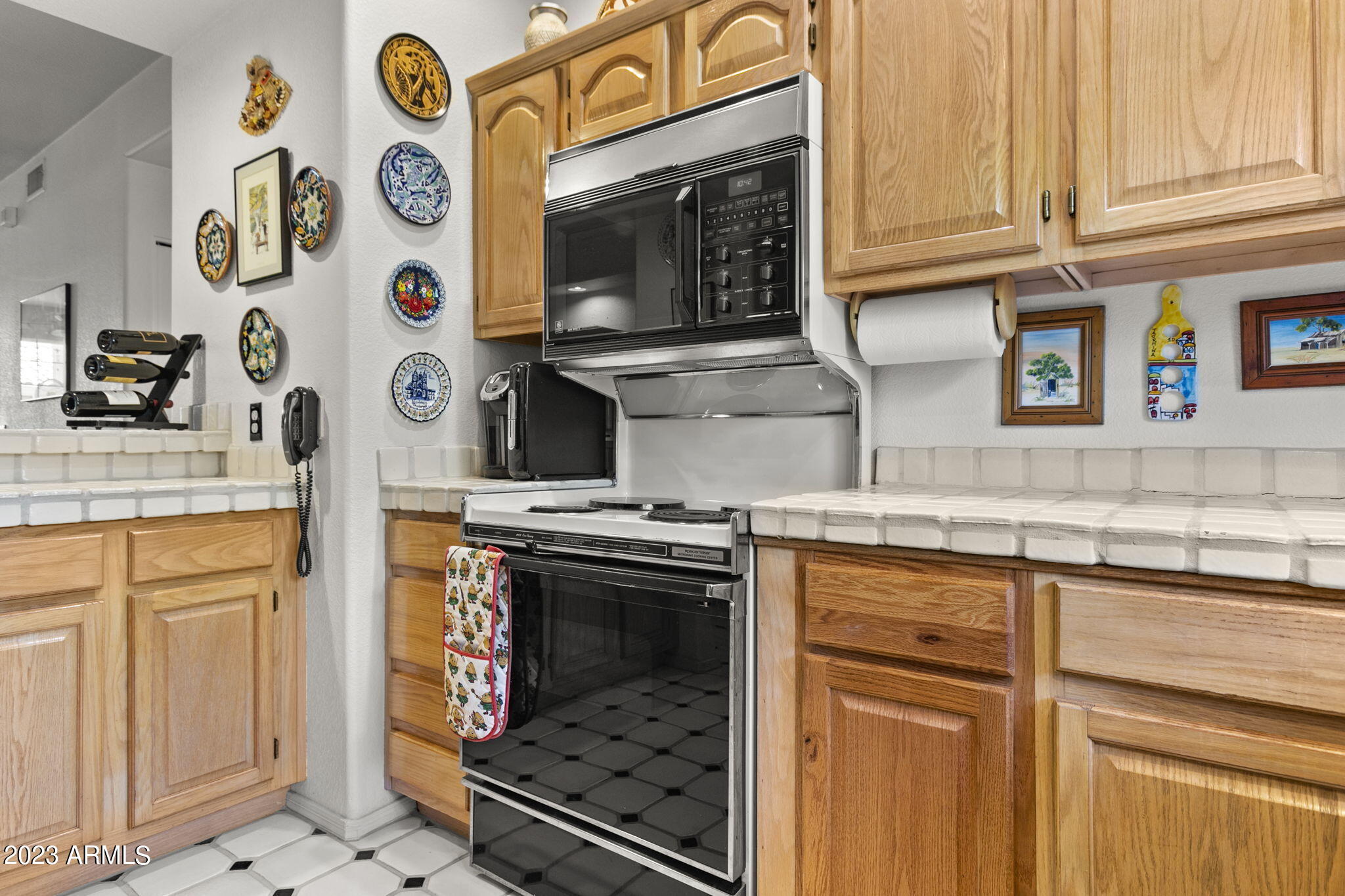 5200 S LAKESHORE Drive, 214