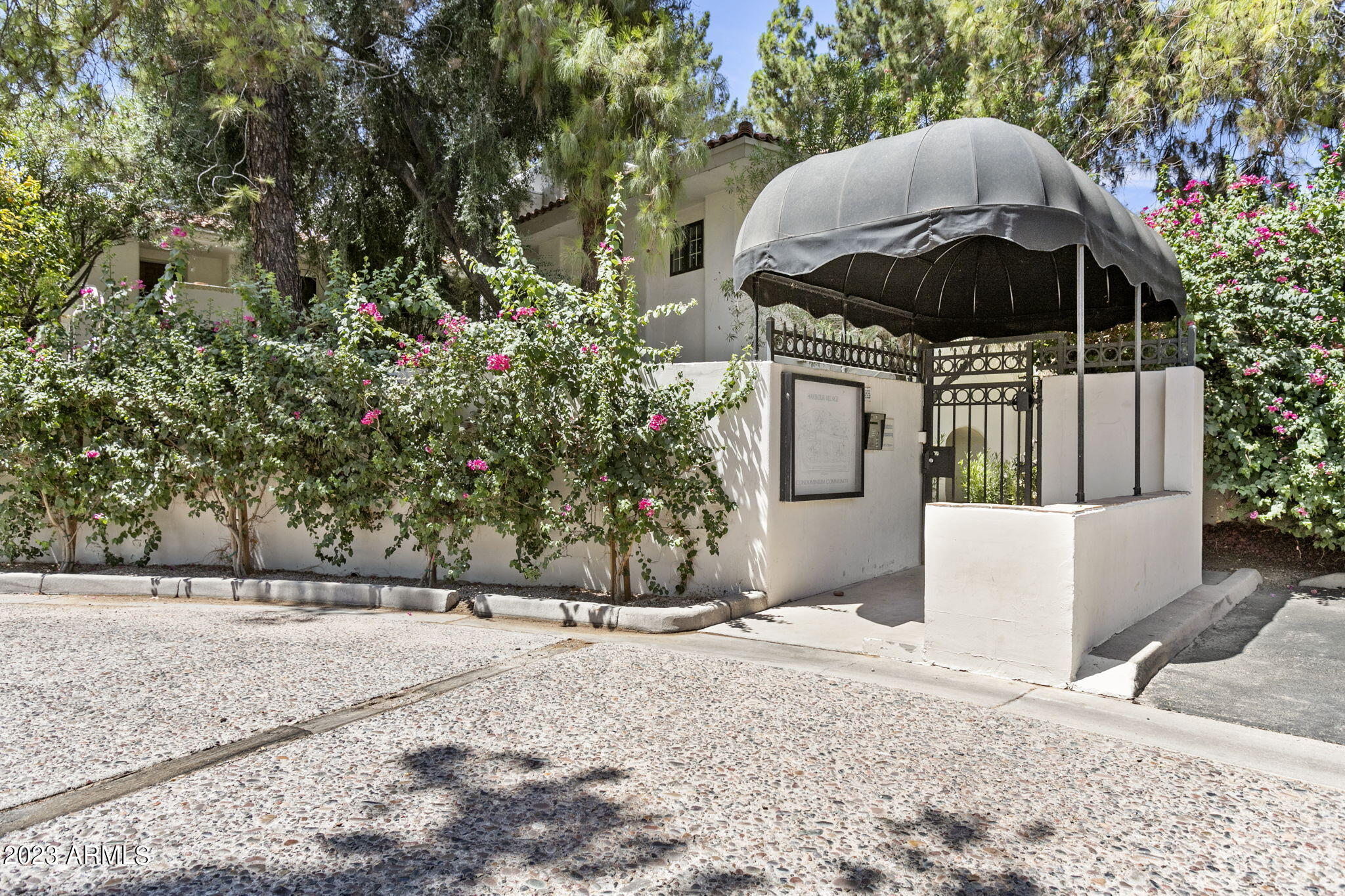 5200 S LAKESHORE Drive, 214